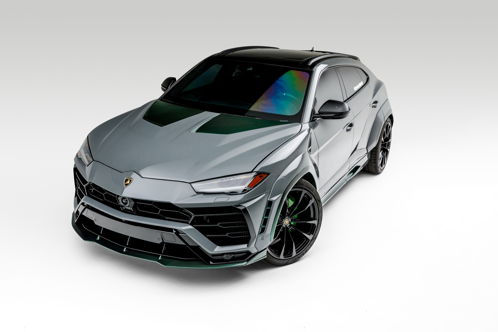 800 HP, Carbon Fiber-Bodied Lamborghini Urus “Green Urnet” Cost $350,000