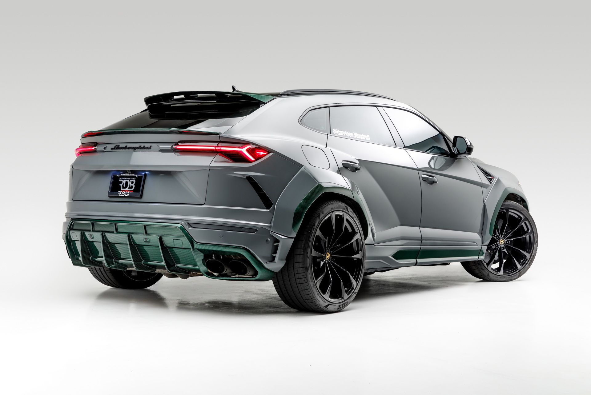 800 HP, Carbon Fiber-Bodied Lamborghini Urus “Green Urnet” Cost $350,000
