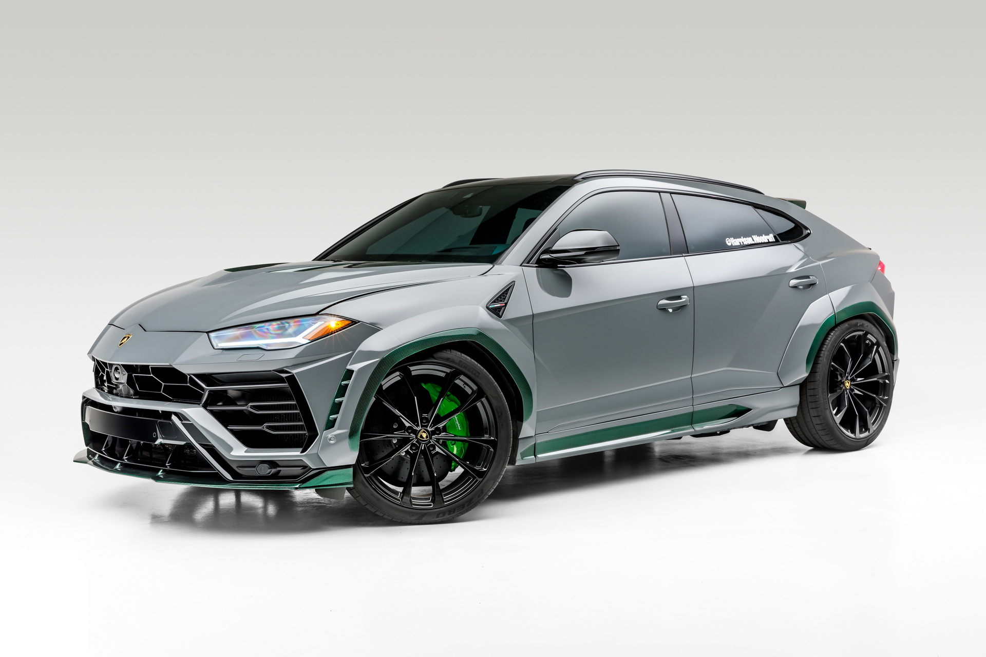 800 HP, Carbon Fiber-Bodied Lamborghini Urus “Green Urnet” Cost $350,000