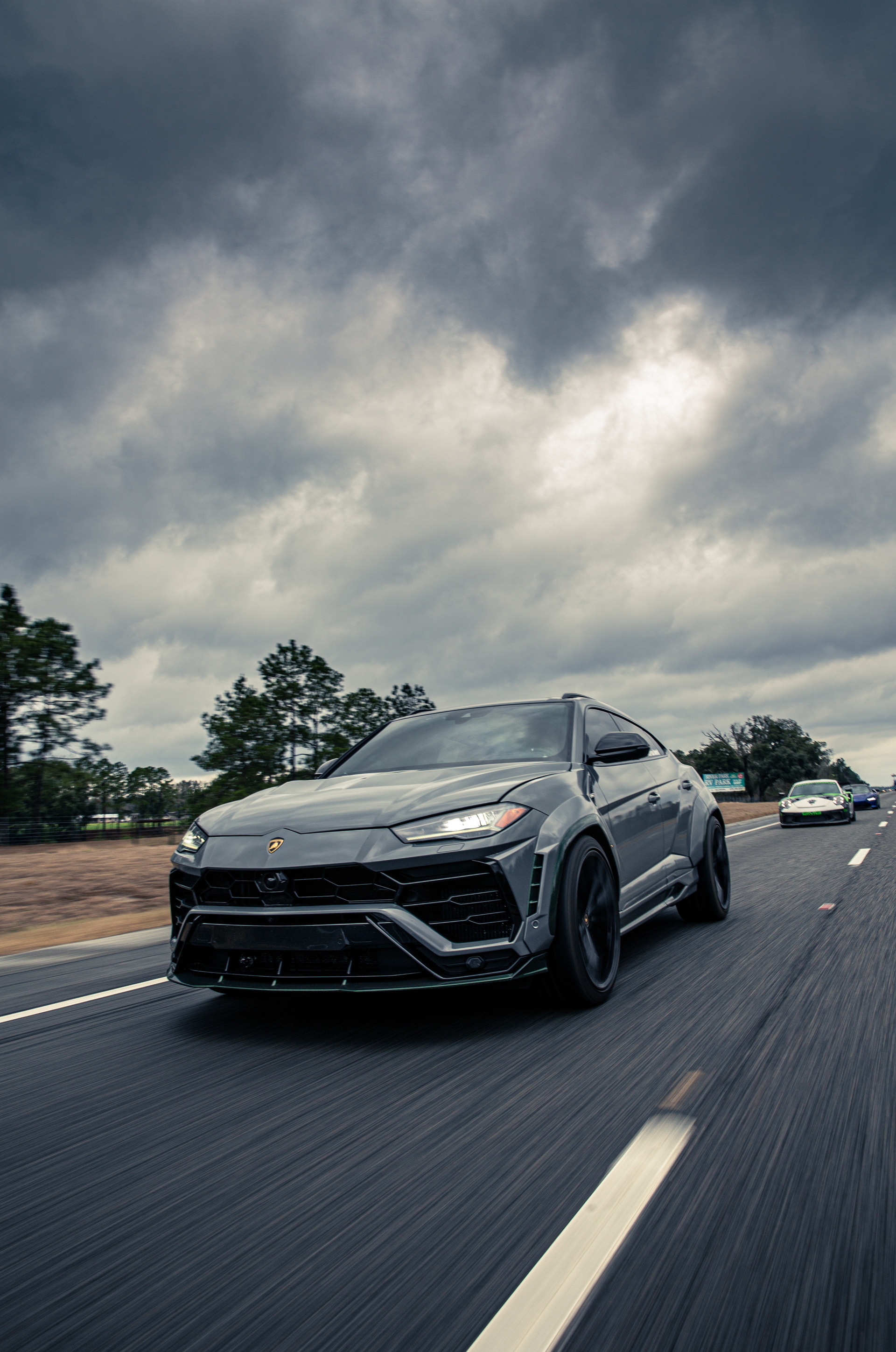 800 HP, Carbon Fiber-Bodied Lamborghini Urus “Green Urnet” Cost $350,000