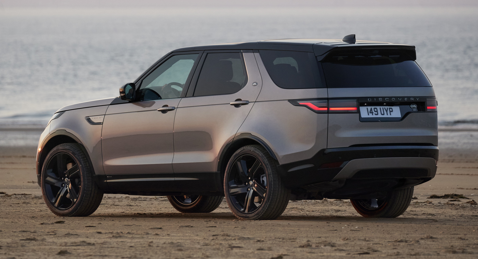 Next-Gen Land Discovery Sport, Range Rover Evoque To Move Onto Electrified | Carscoops