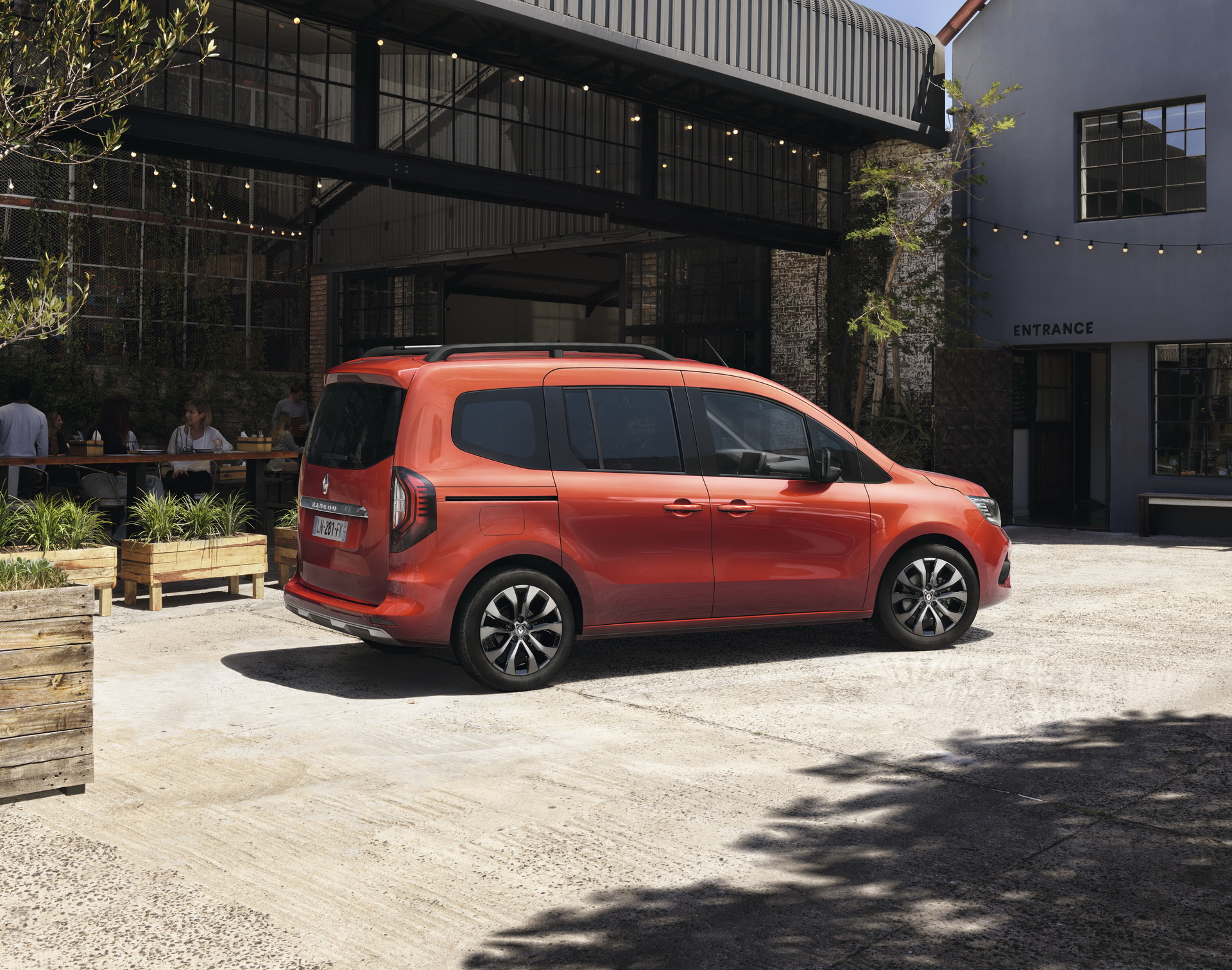 New Renault Kangoo Goes On Sale In Europe For Families With A Van Addiction
