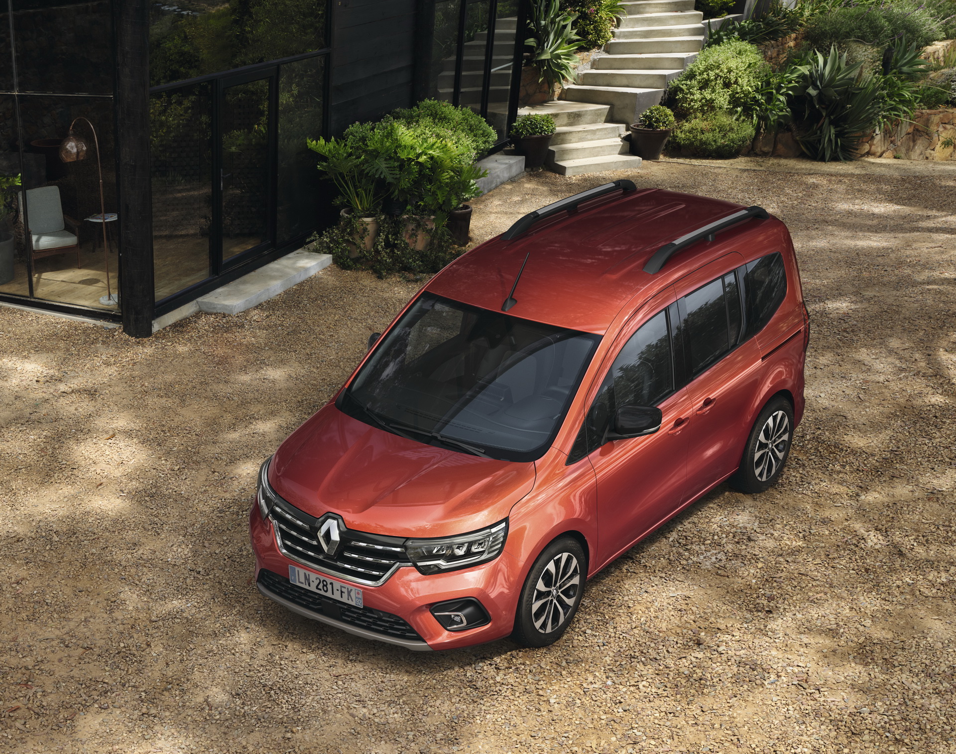 New Renault Kangoo Goes On Sale In Europe For Families With A Van Addiction