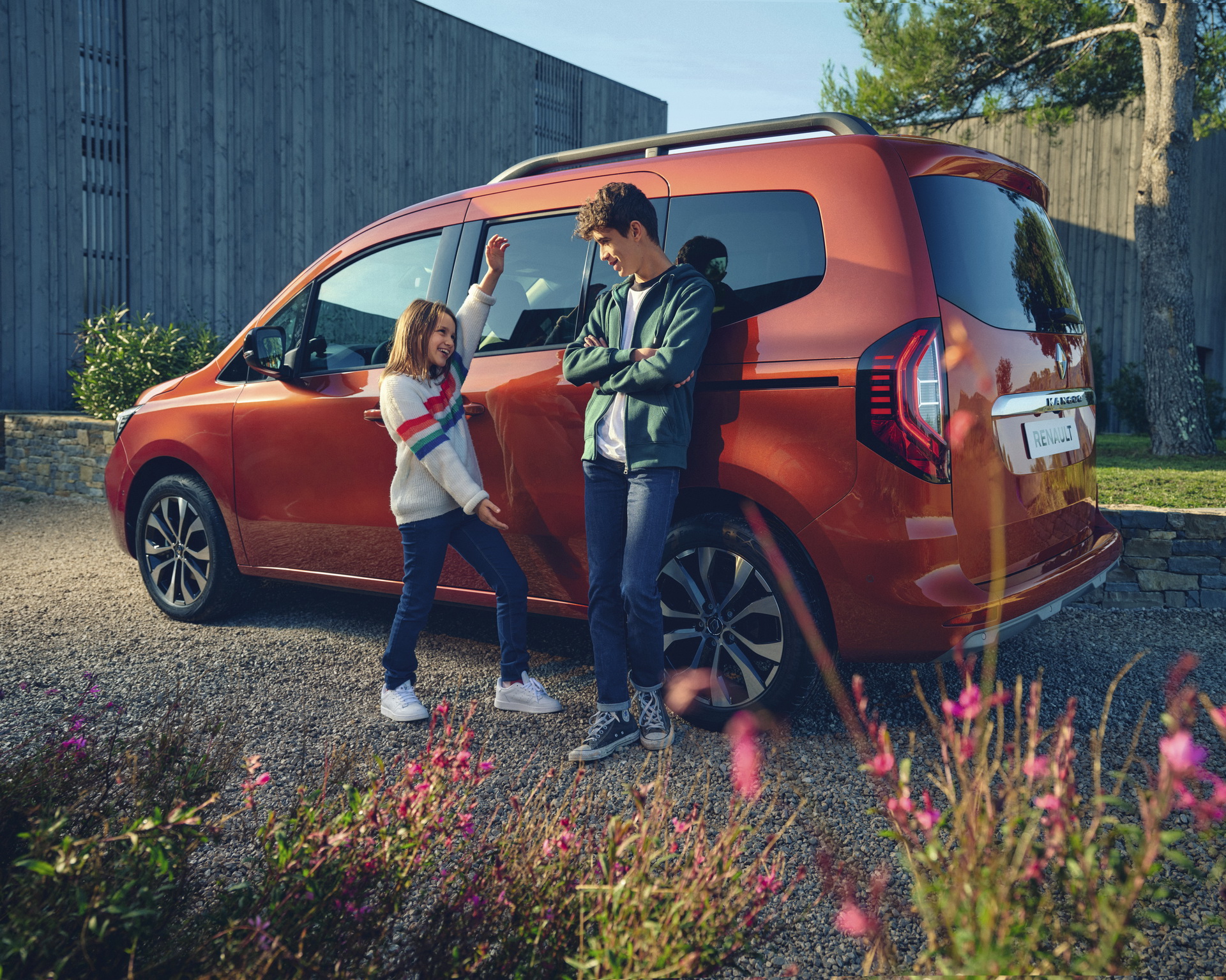 New Renault Kangoo Goes On Sale In Europe For Families With A Van Addiction