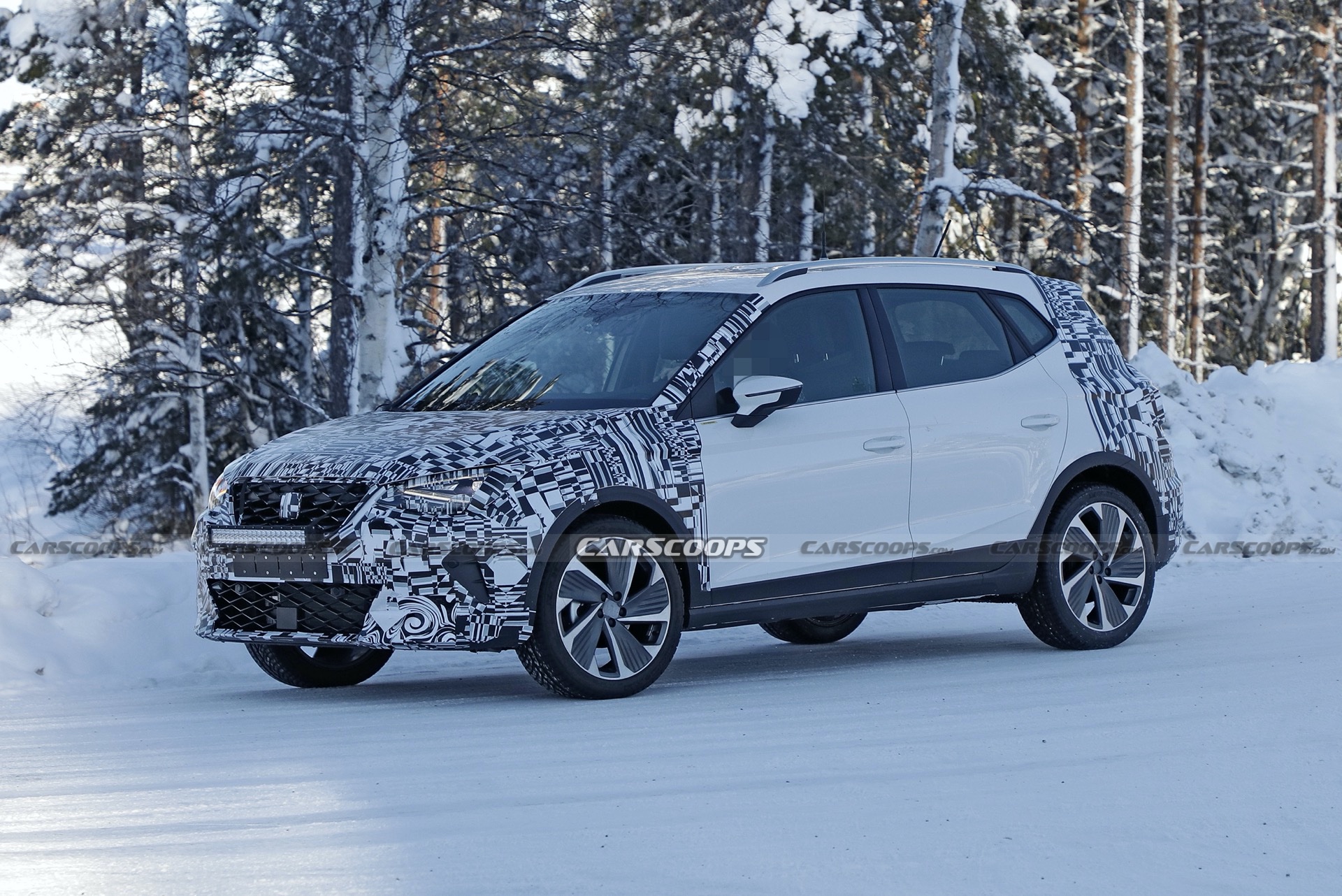 New Seat Arona Facelift Spotted, Launch Expected Soon