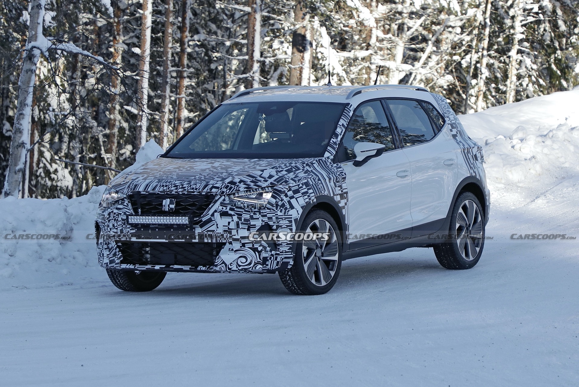 New Seat Arona Facelift Spotted, Launch Expected Soon