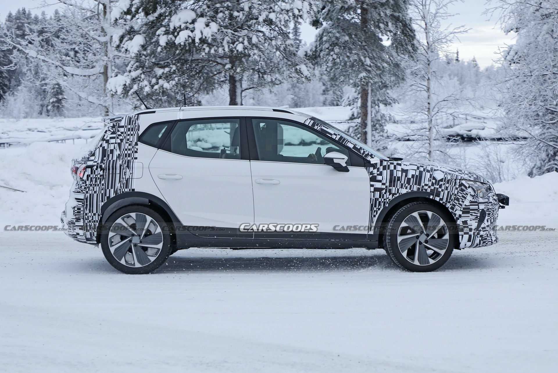 New Seat Arona Facelift Spotted, Launch Expected Soon