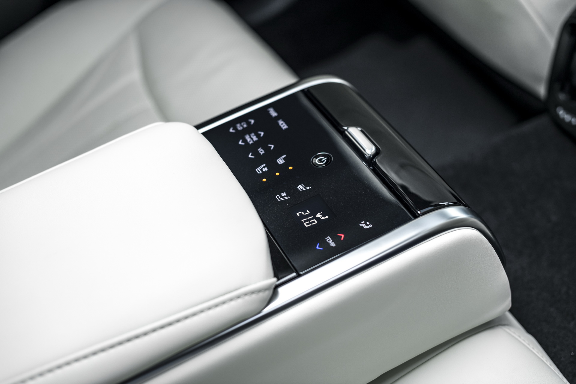 See The European 2021 Toyota Mirai RWD Fuel Cell Car In Over 150 Photos