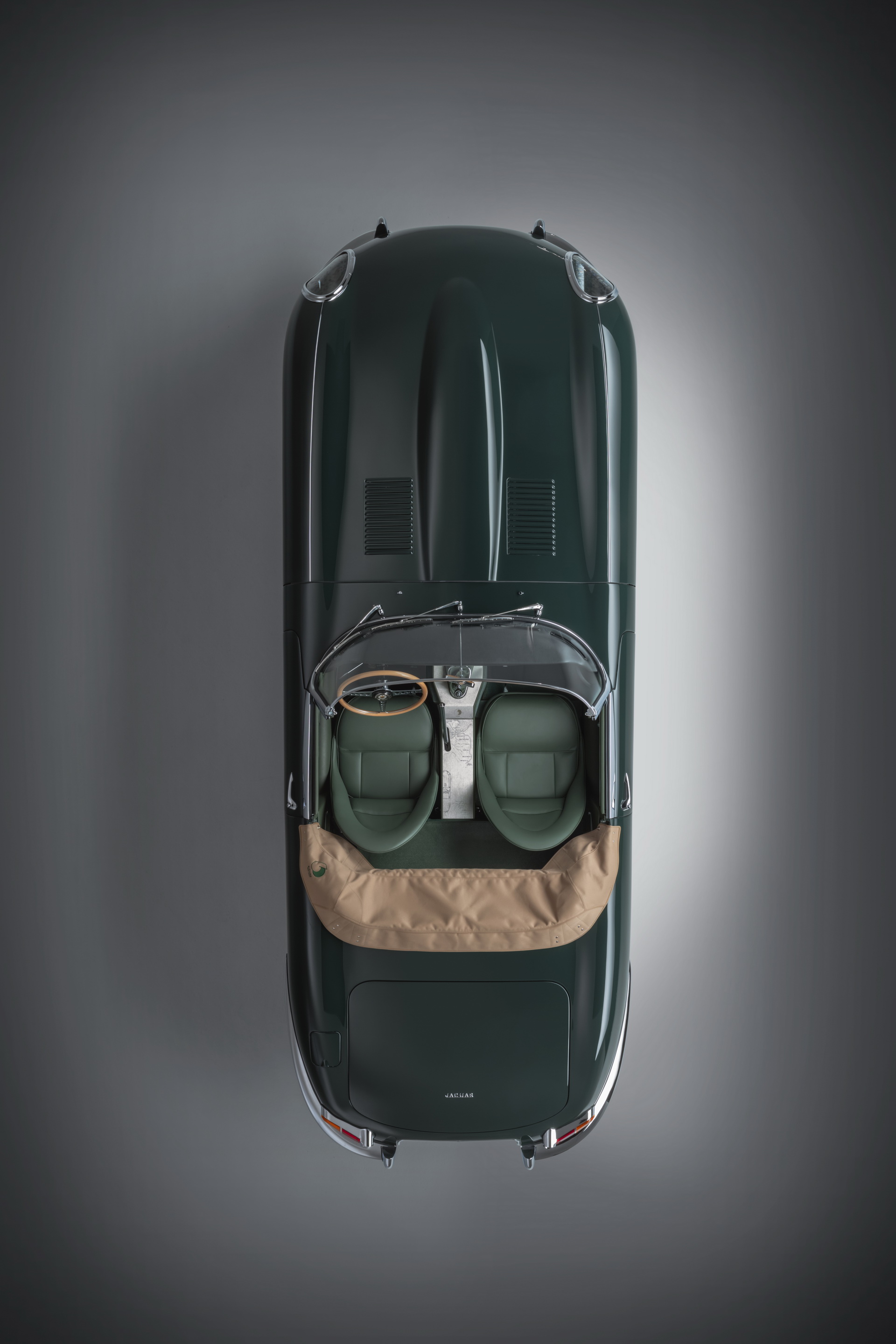 Jaguar Classic Shows Stunning Pair Of Factory Restored E-Type 60 Collection Editions