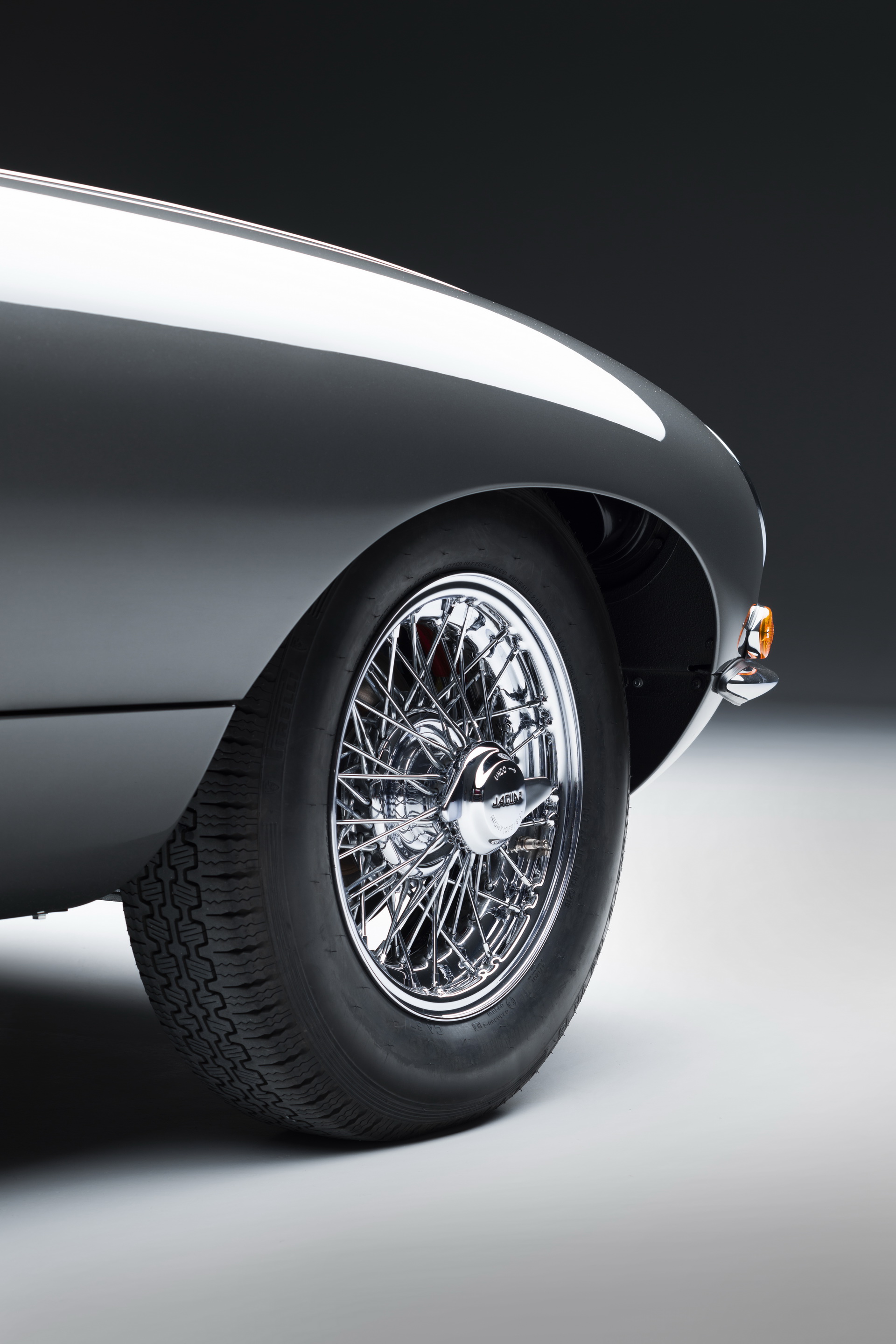 Jaguar Classic Shows Stunning Pair Of Factory Restored E-Type 60 Collection Editions