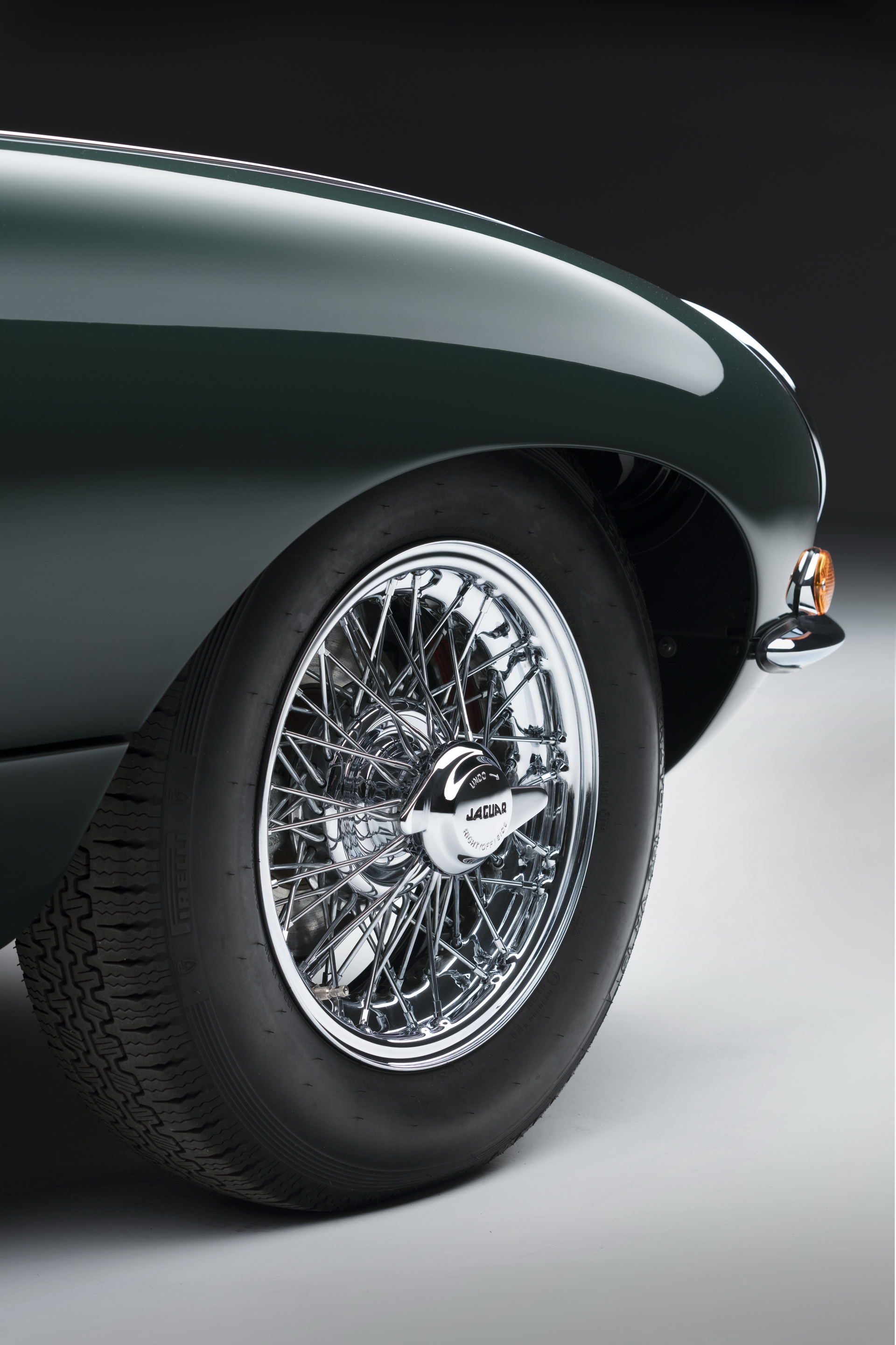 Jaguar Classic Shows Stunning Pair Of Factory Restored E-Type 60 Collection Editions