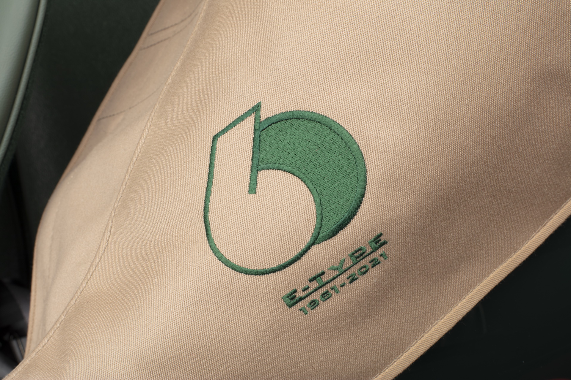 Jaguar Classic Shows Stunning Pair Of Factory Restored E-Type 60 Collection Editions