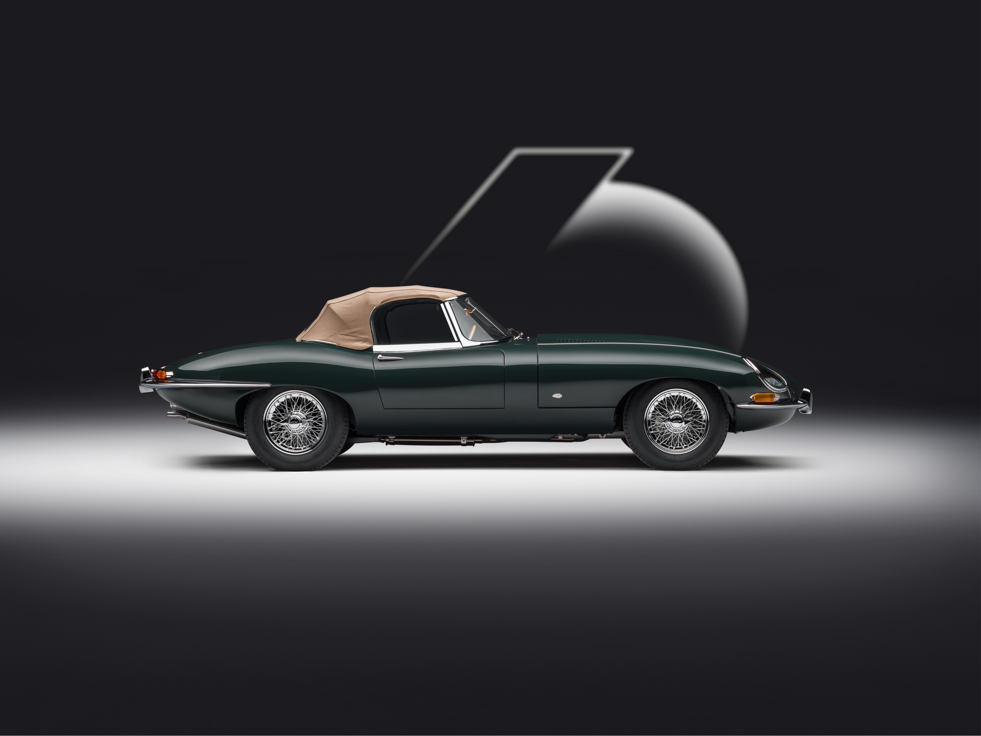 Jaguar Classic Shows Stunning Pair Of Factory Restored E-Type 60 Collection Editions