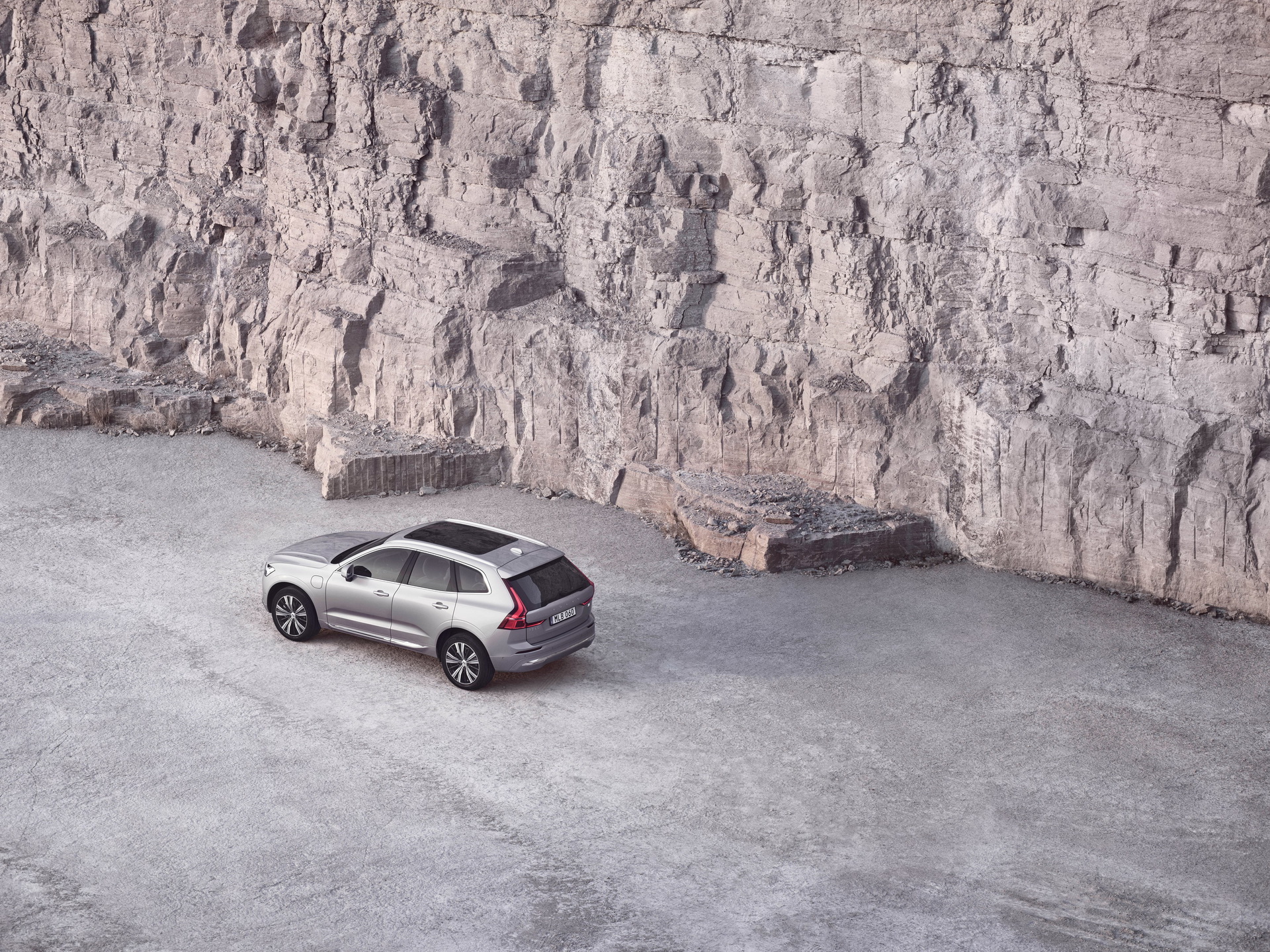 Updated 2022 Volvo XC60 Gains New Tech Including Android-Powered Infotainment System
