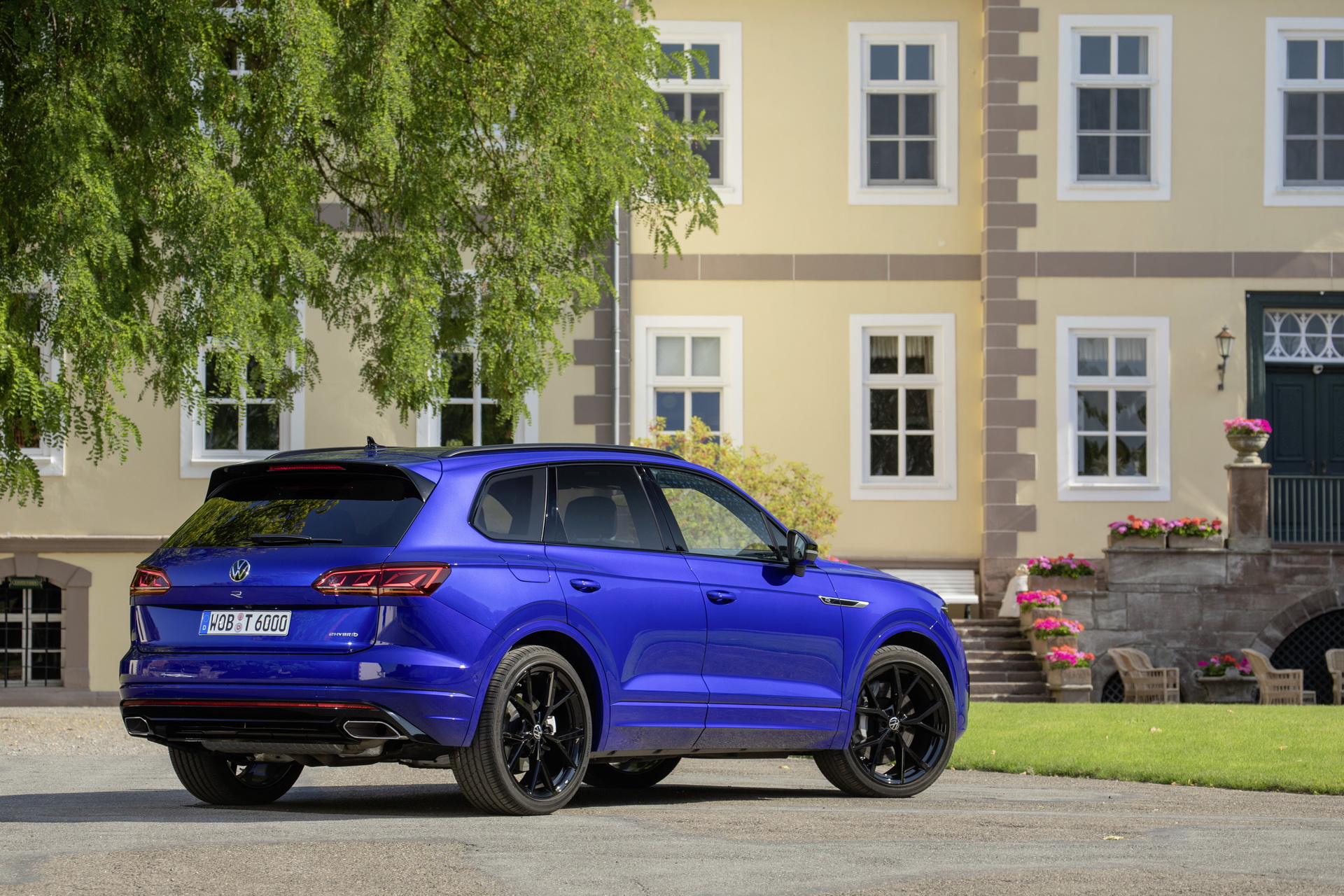 VW Launches Its Most Powerful Production Model In The UK, The New Touareg R