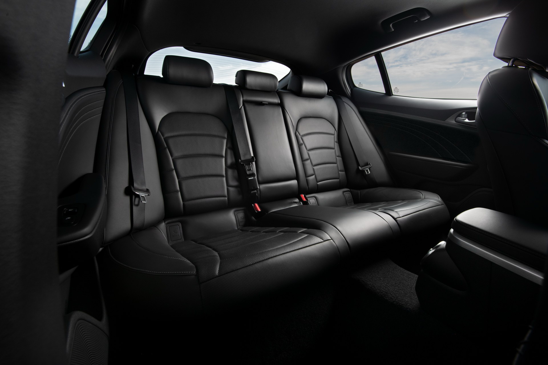 2022 Kia Stinger Starts At $36,090 – Costs $3,000 More Than Last Year’s Model