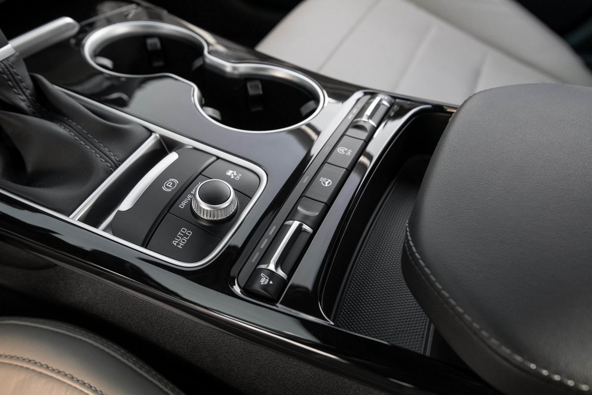 2022 Kia Stinger Starts At $36,090 – Costs $3,000 More Than Last Year’s Model