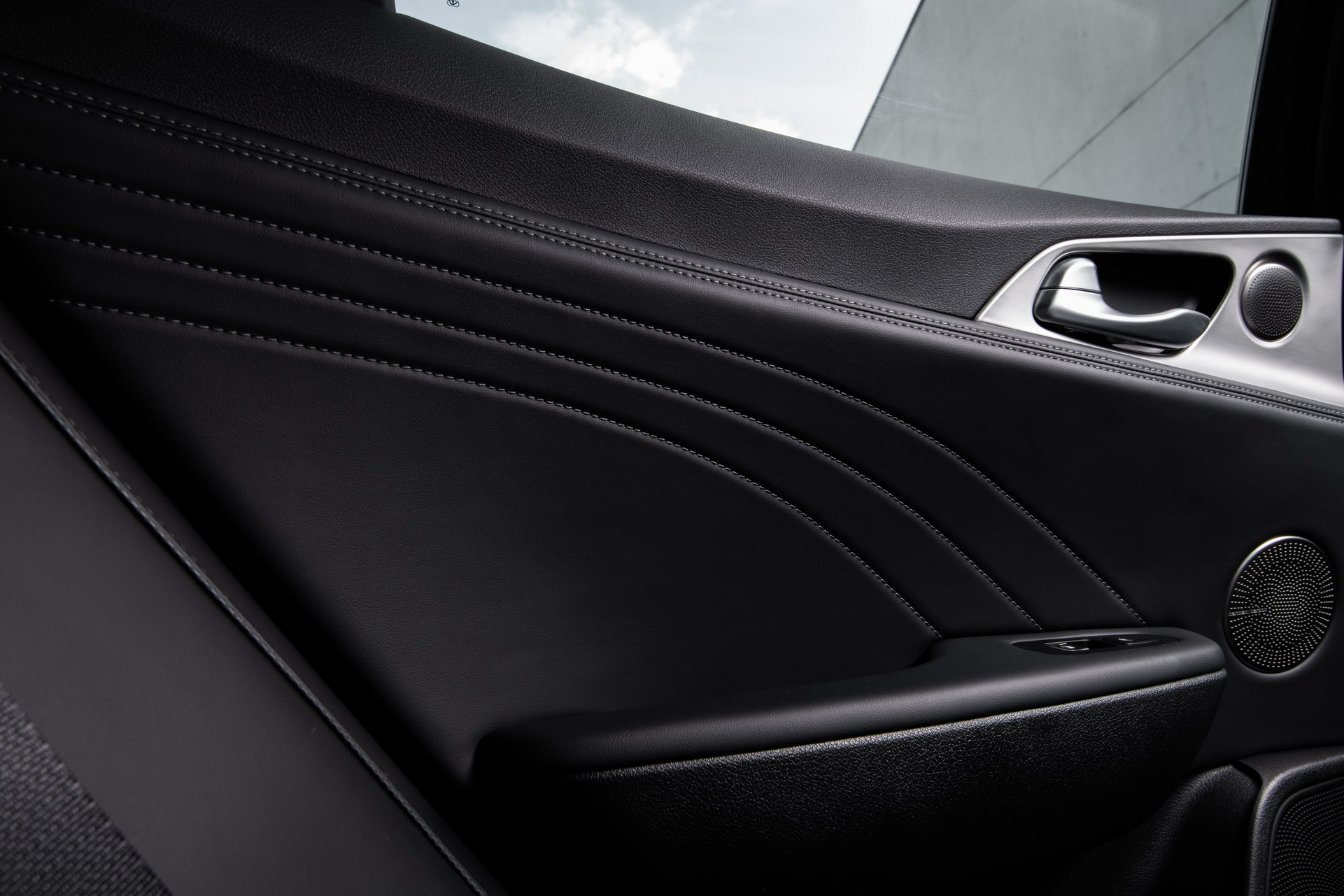 2022 Kia Stinger Starts At $36,090 – Costs $3,000 More Than Last Year’s Model