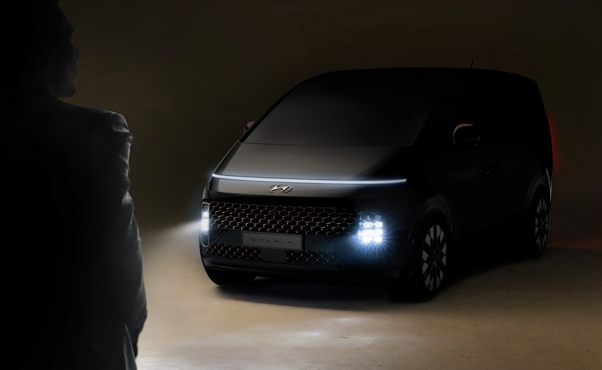 Upcoming Hyundai Staria Minivan Has A “Spaceship Vibe” And “Premium In-Car Experience”