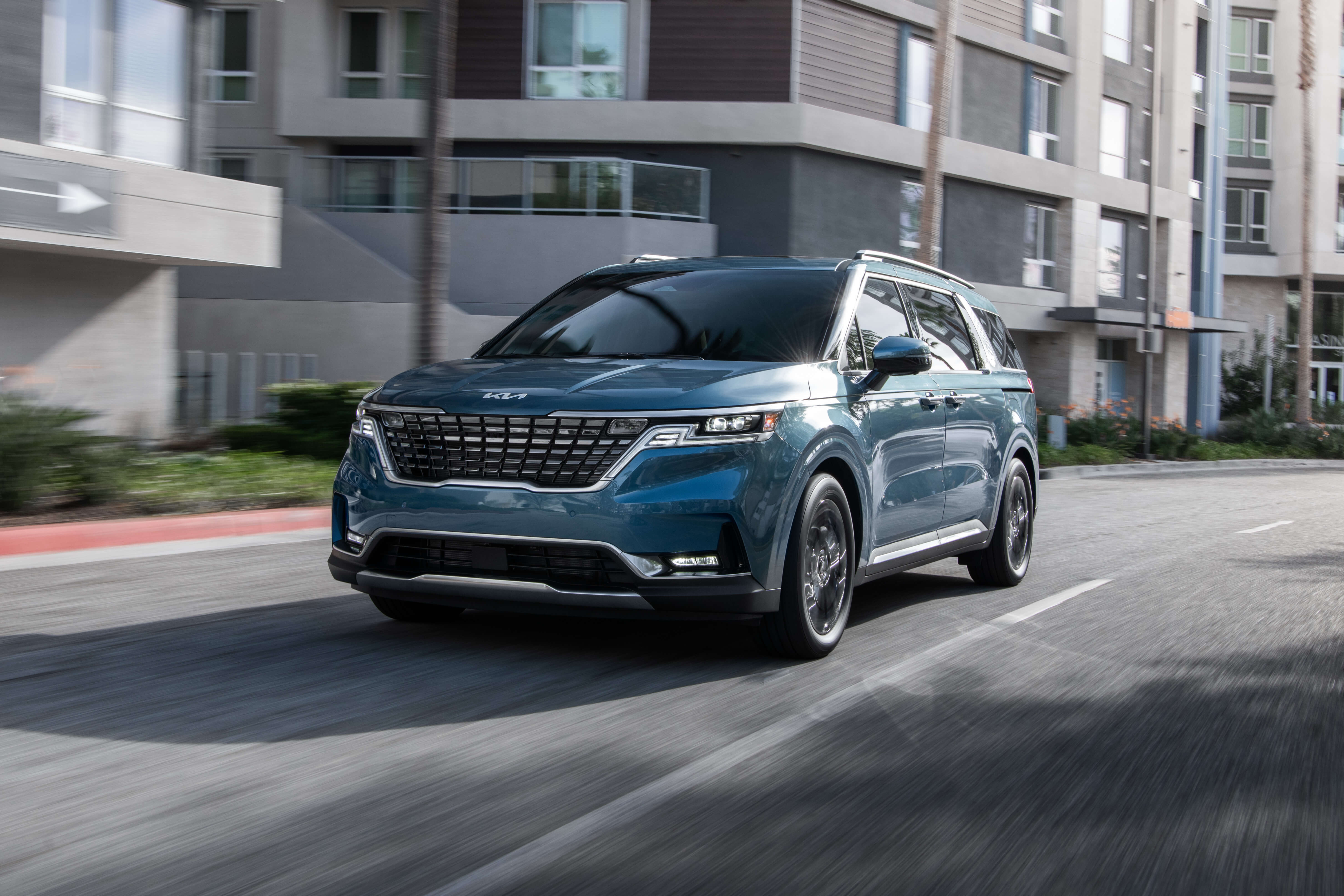 New 2022 Kia Carnival “MPV” Undercuts The Chrysler Pacifica By Almost $3,000