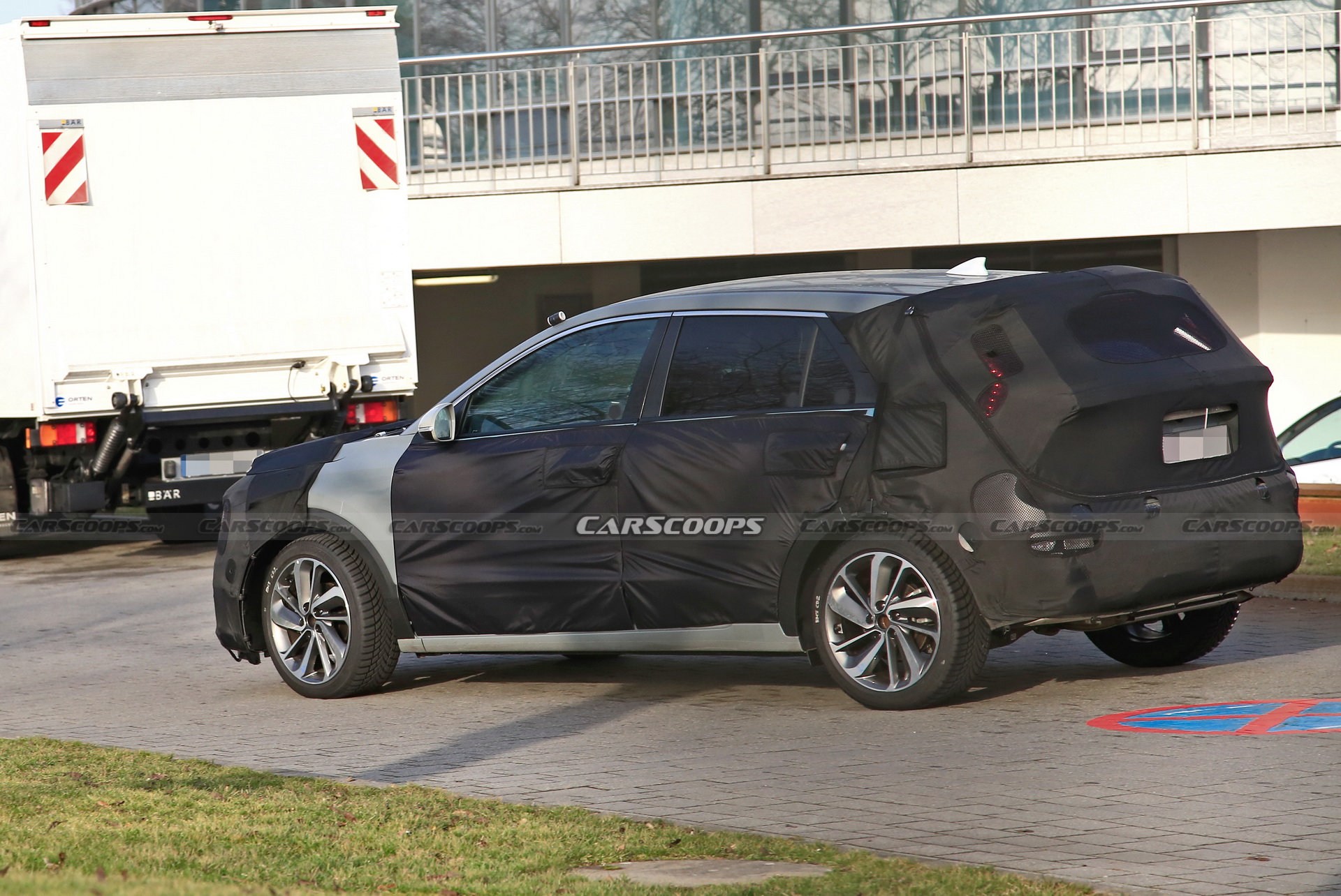 2022 Kia Niro Spied With Bold New Face, Could Debut Later This Year