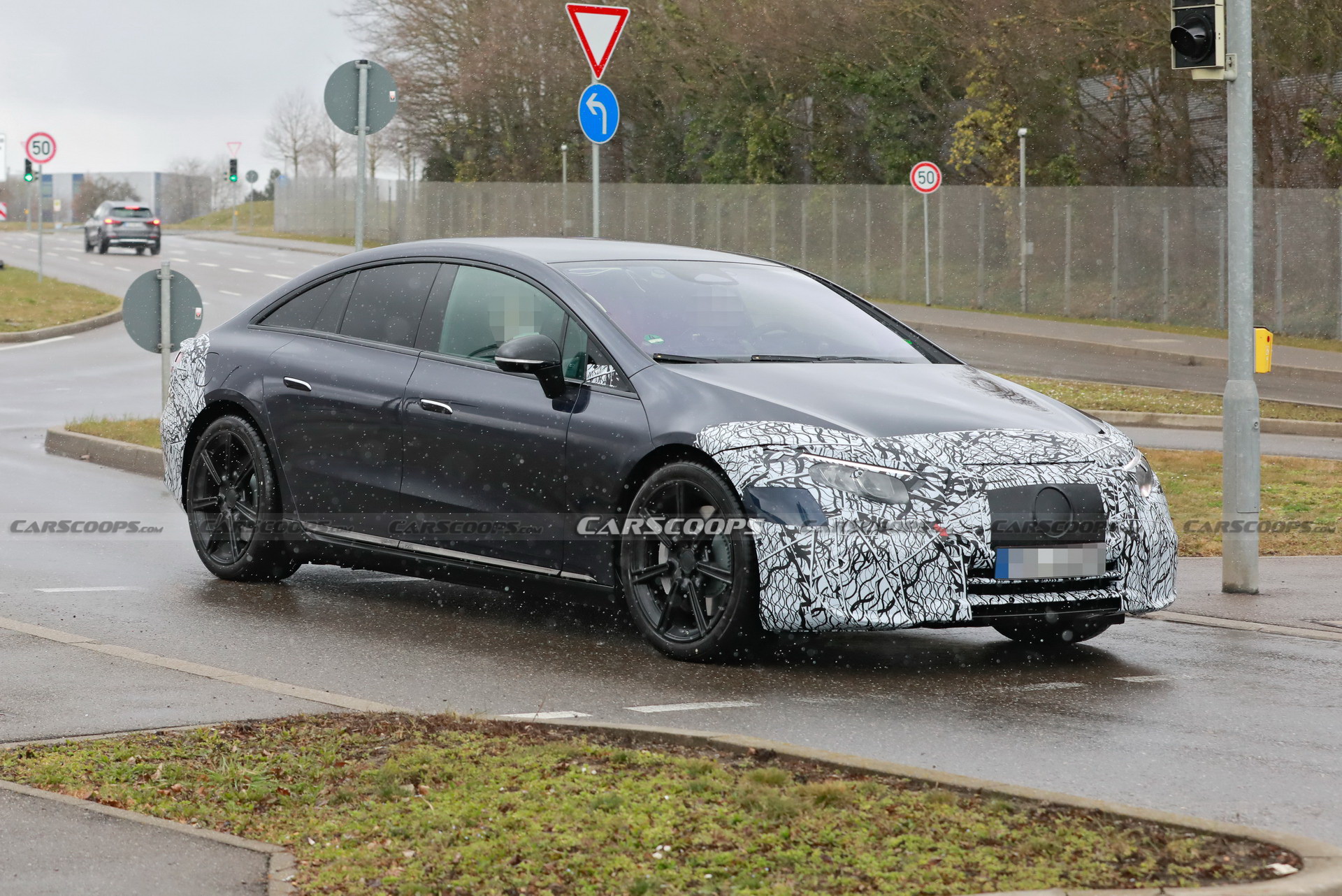 2022 Mercedes-Benz EQS Drops More Camo, Unveiling Date Is Two Weeks Away