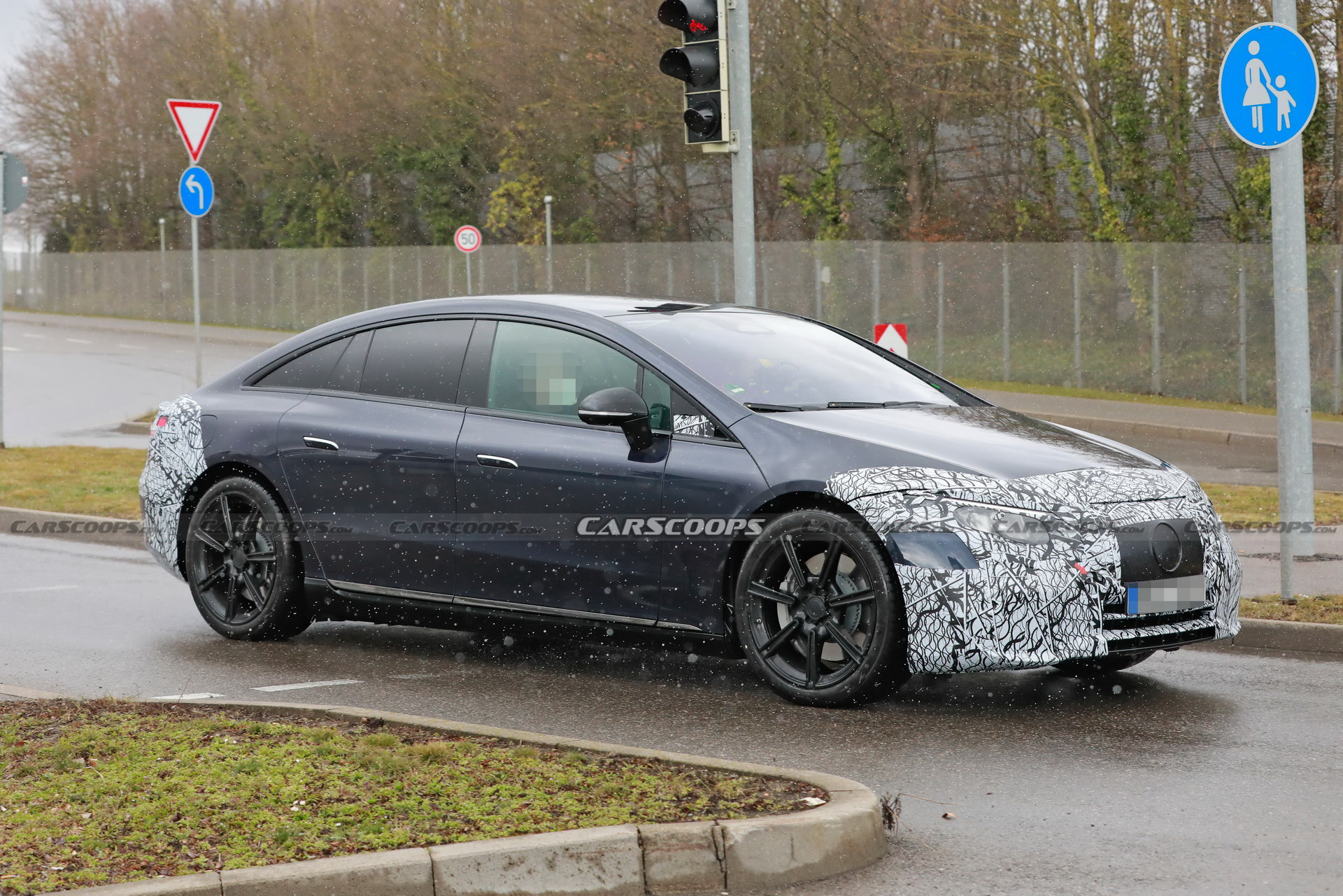 2022 Mercedes-Benz EQS Drops More Camo, Unveiling Date Is Two Weeks Away