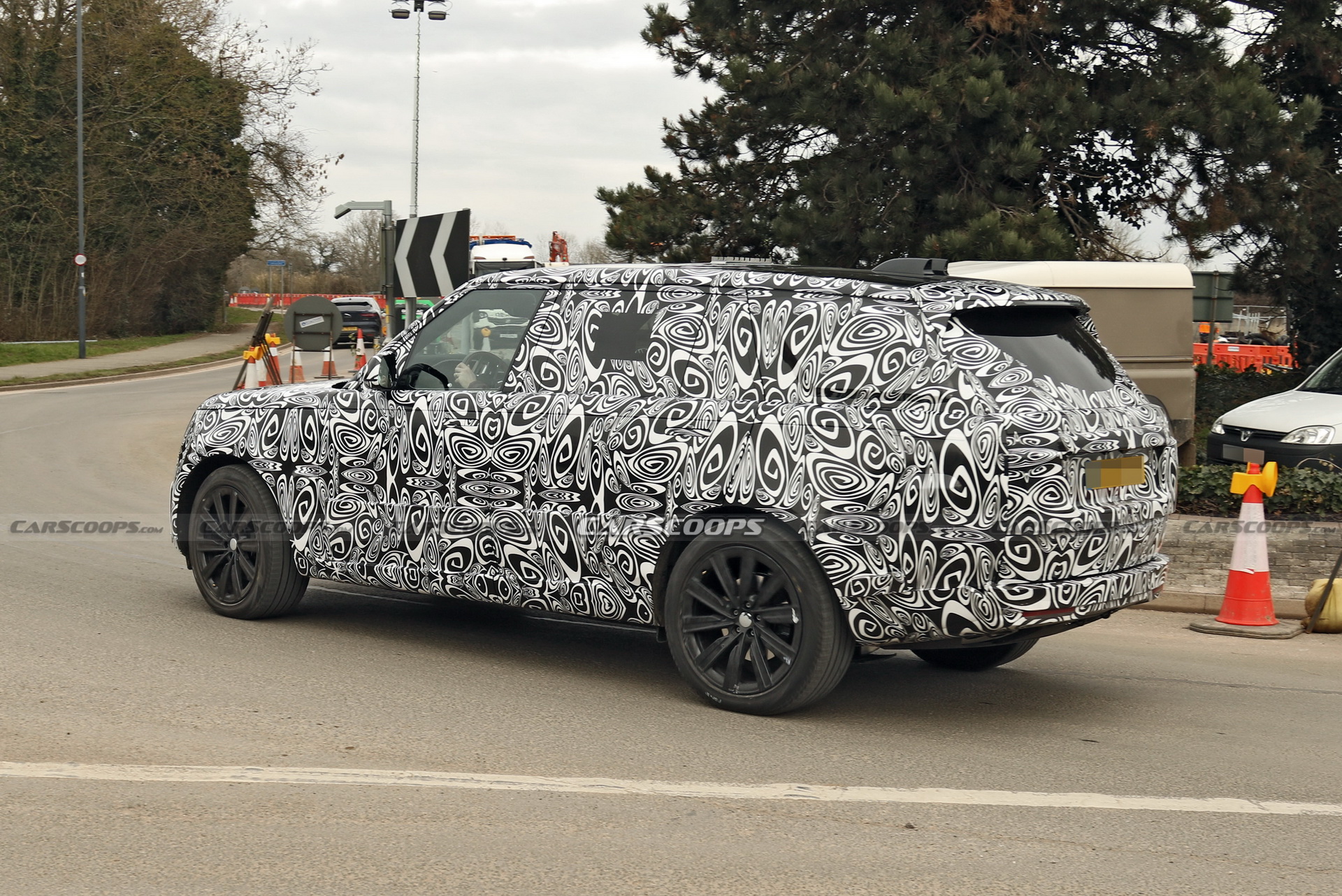 2022 Range Rover Coming To Dominate The Full-Size Luxury SUV Class In Both Regular And PHEV Variants