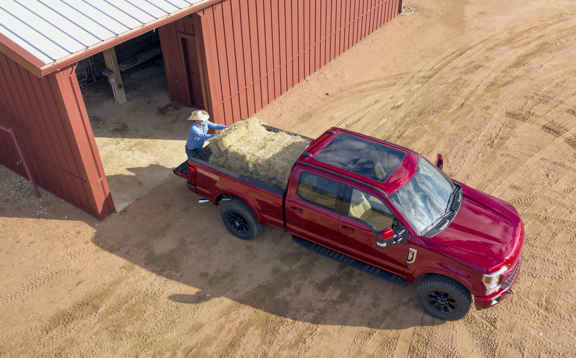2022 Ford Super Duty Revealed With Less Chrome, New 12-Inch Infotainment System