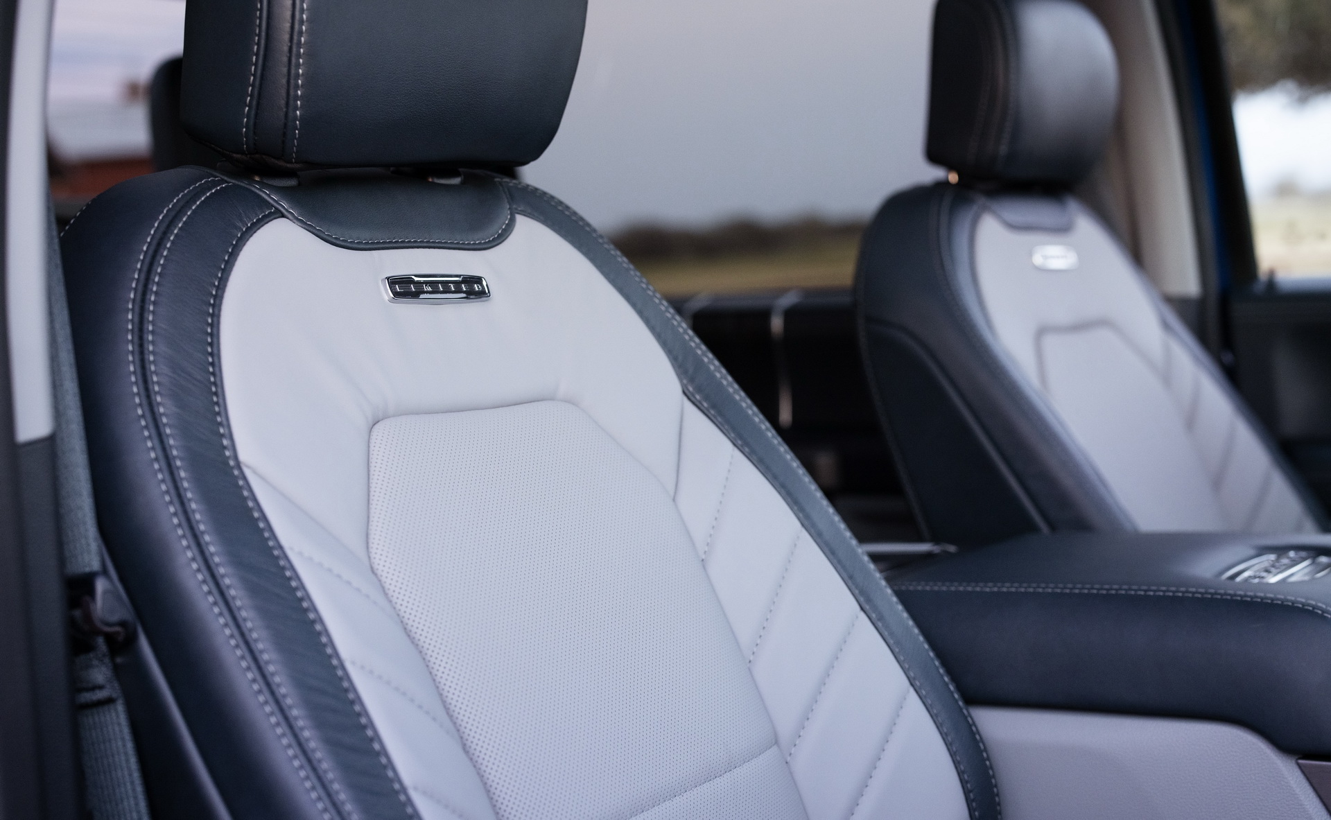 2022 Ford Super Duty Revealed With Less Chrome, New 12-Inch Infotainment System