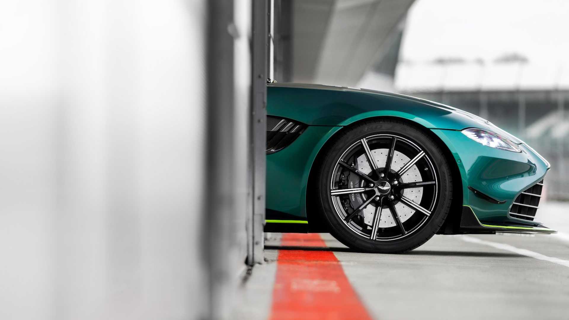 This Aston Martin Vantage Is Formula 1’s New Safety Car