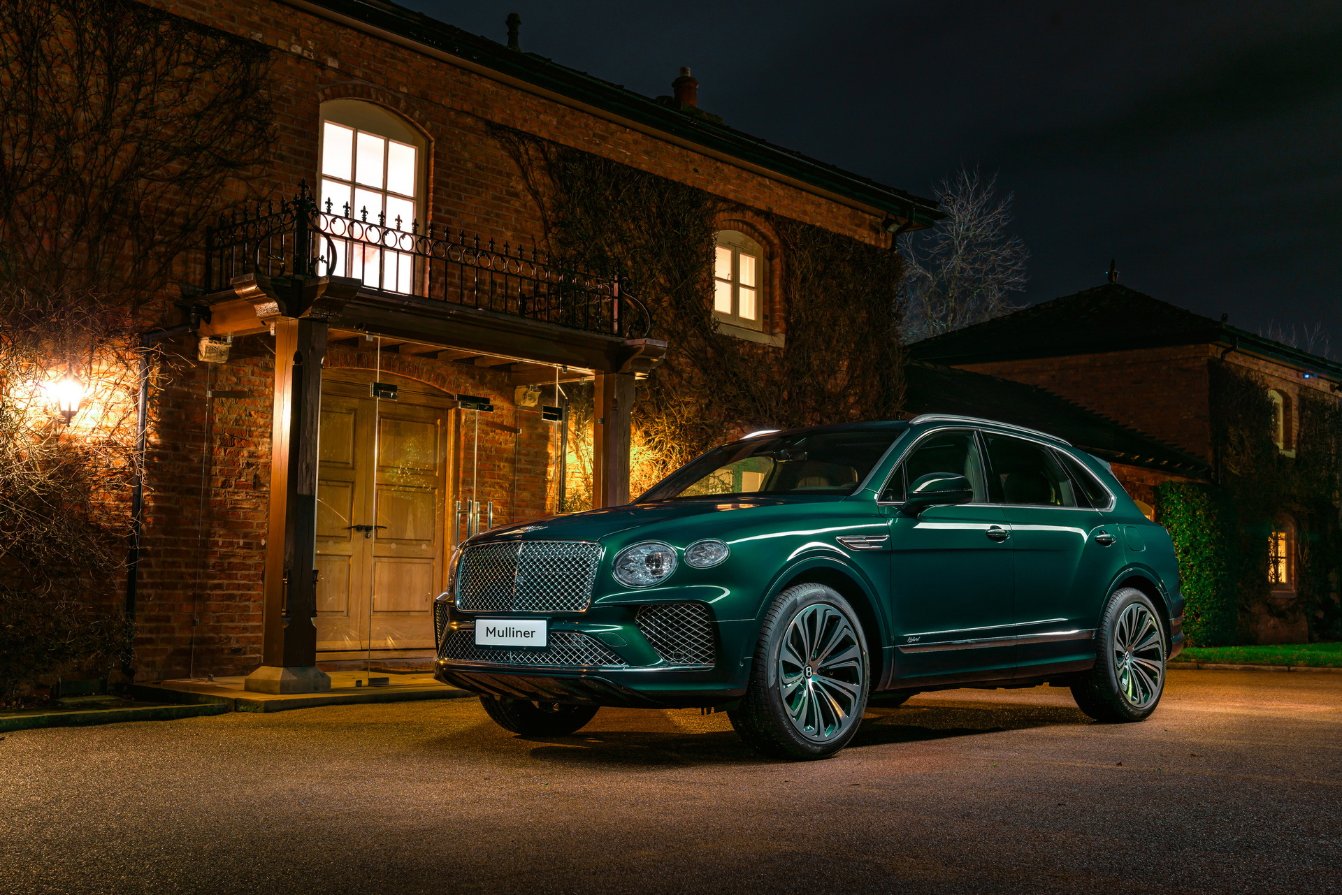 Bentley Mulliner’s Latest One-Off Bentayga Hybrid Revealed Ahead Of Shanghai Motor Show