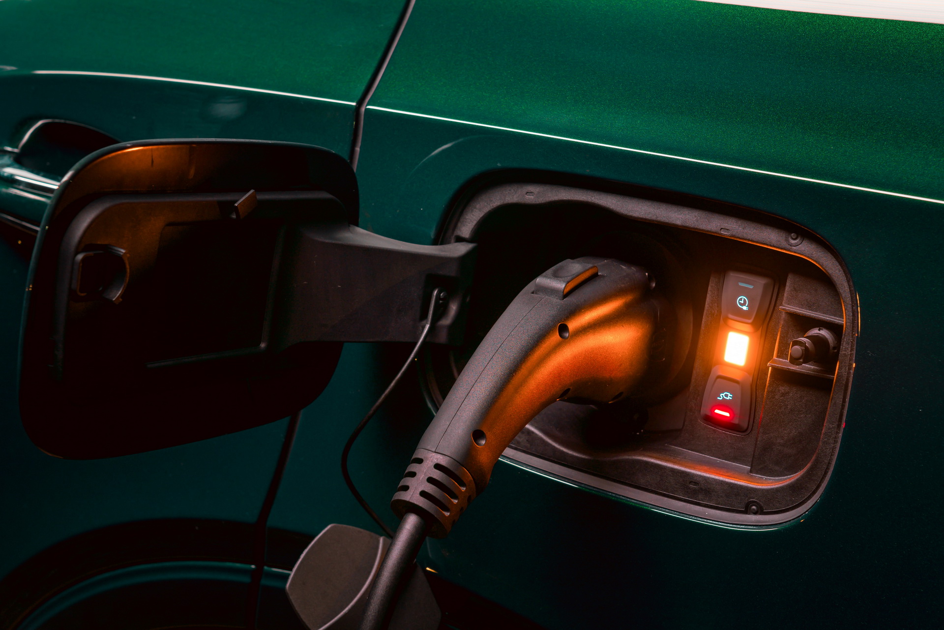 Bentley Mulliner’s Latest One-Off Bentayga Hybrid Revealed Ahead Of Shanghai Motor Show