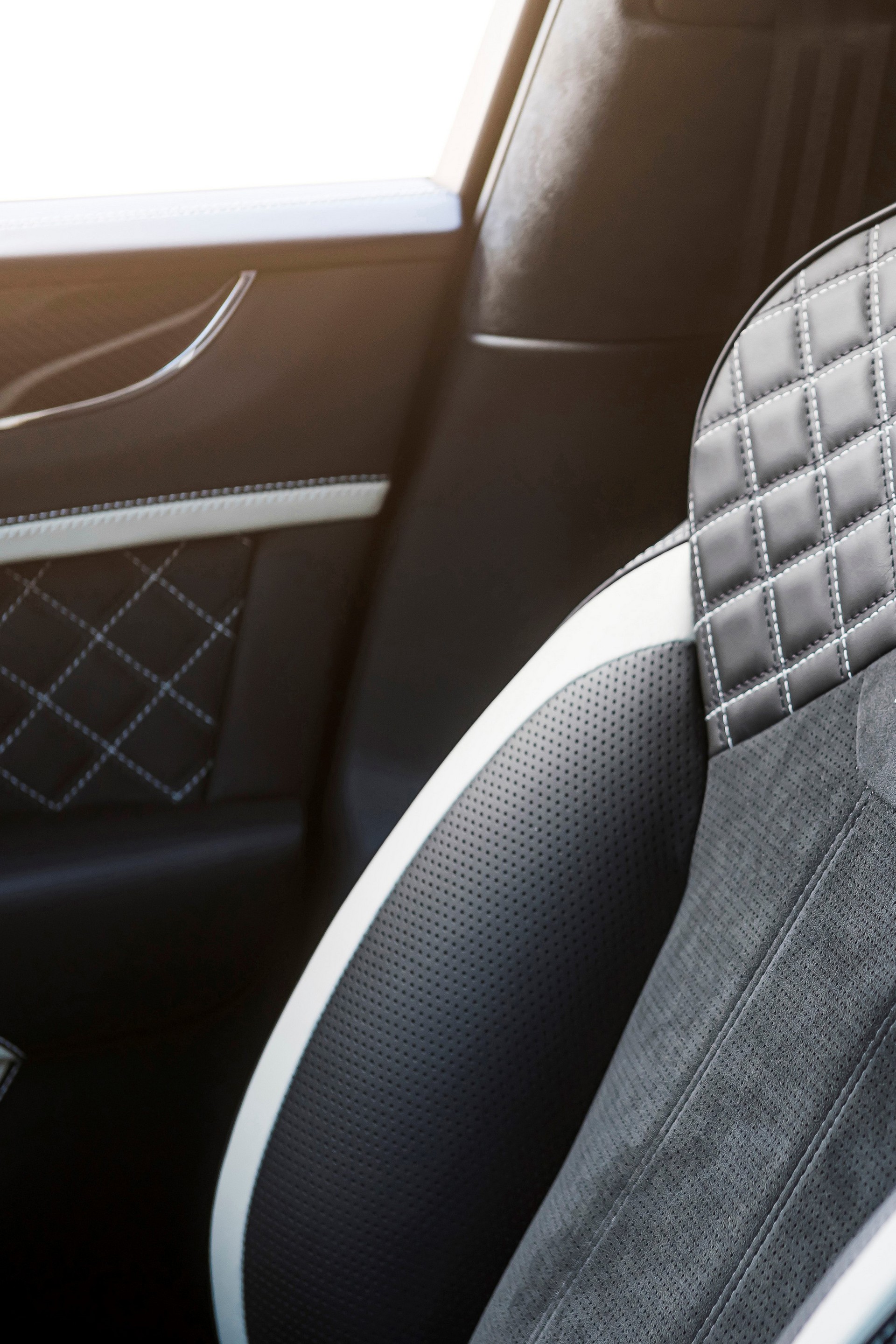 Thanks To Mulliner, Your Bentley Bentayga Can Have Stone Veneers and Tweed Accents