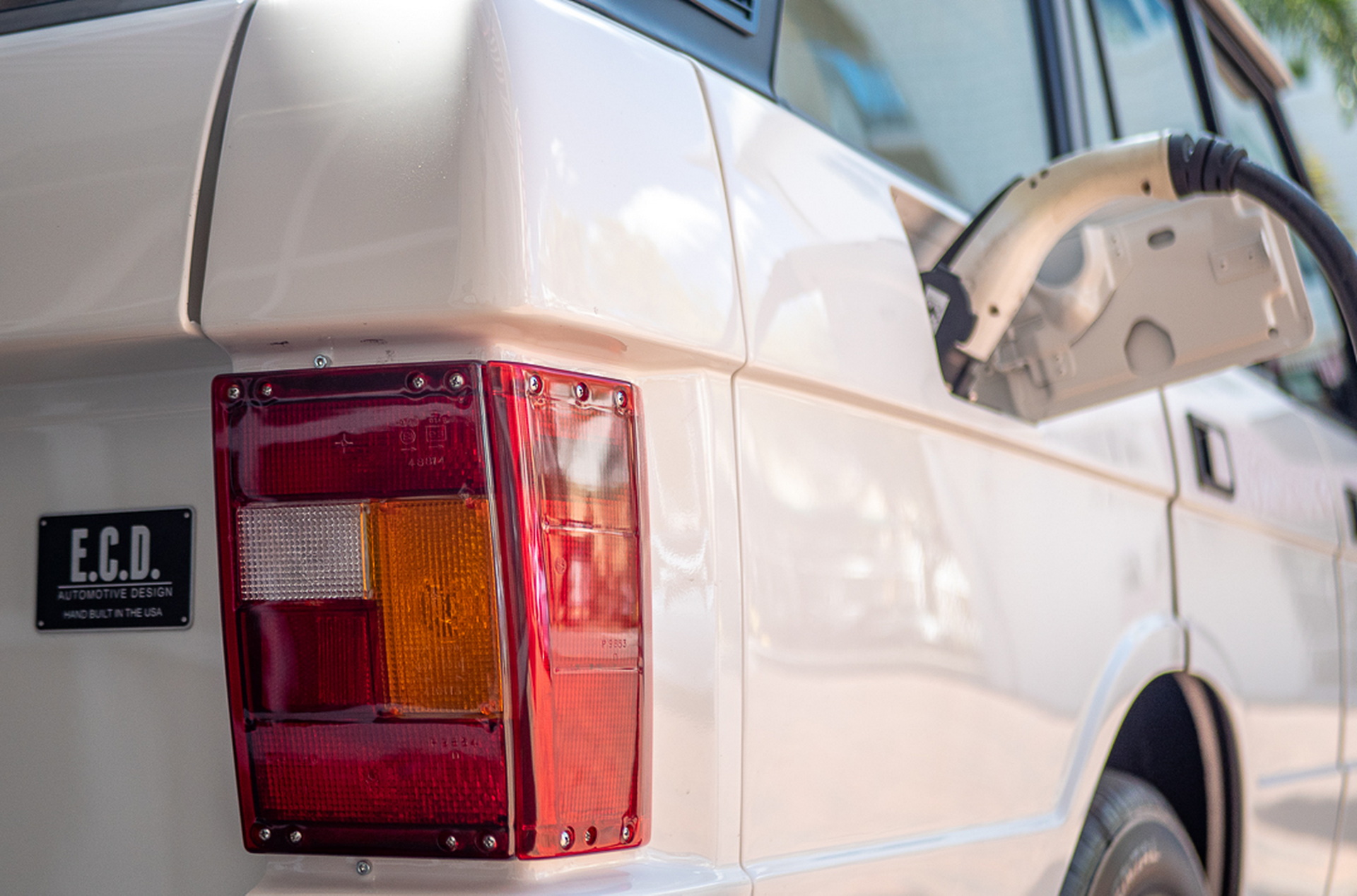 Classic Range Rover Electromod Is Powered By A Tesla Drivetrain And Can Hit 60MPH In 5.2 Sec