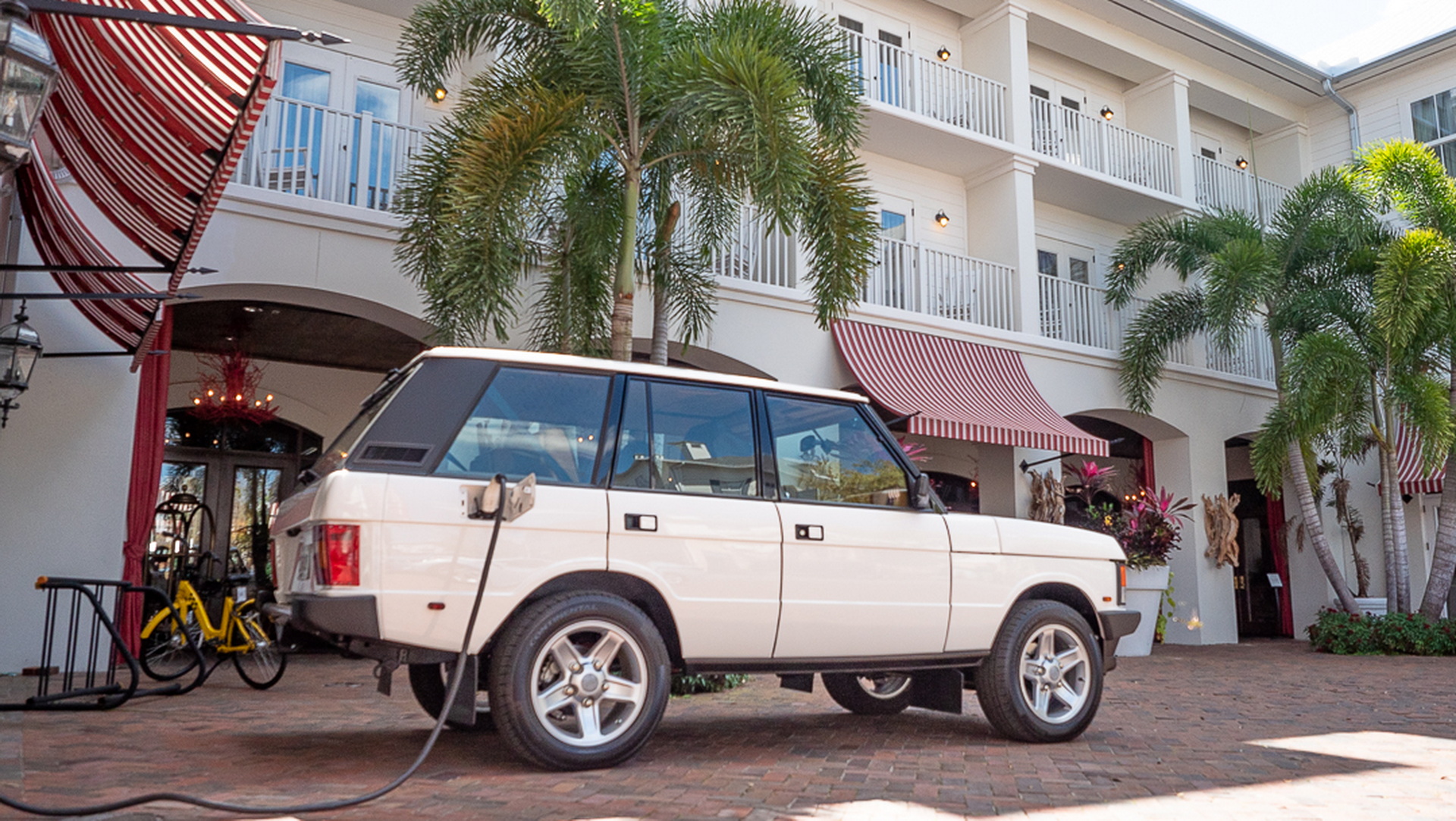 Classic Range Rover Electromod Is Powered By A Tesla Drivetrain And Can Hit 60MPH In 5.2 Sec