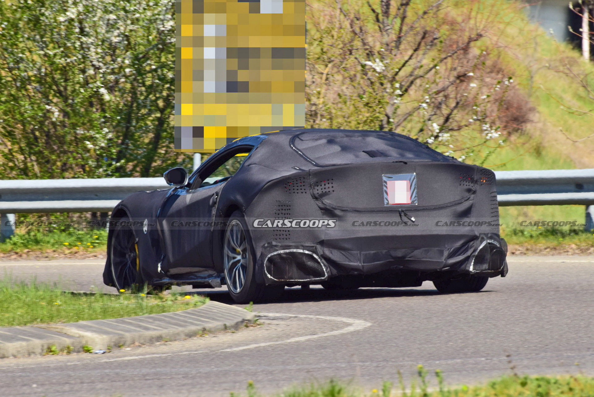 2022 Ferrari 812 ‘Versione Speciale’ Spotted Trying To Hide Under Dizzying Graphics