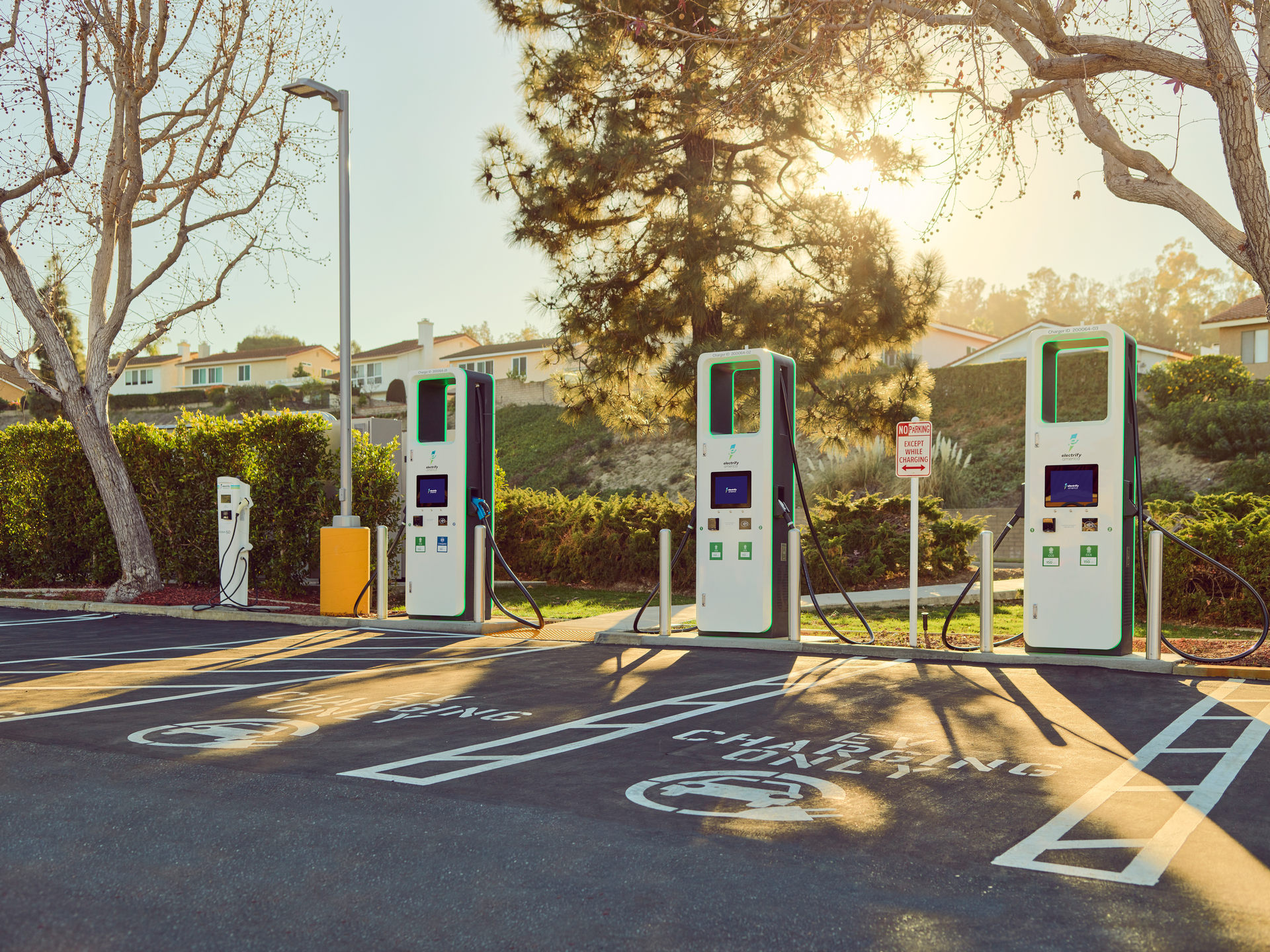 2021 Hyundai Kona Electric And Ioniq Electric Get 250 kWh Of Free Charging