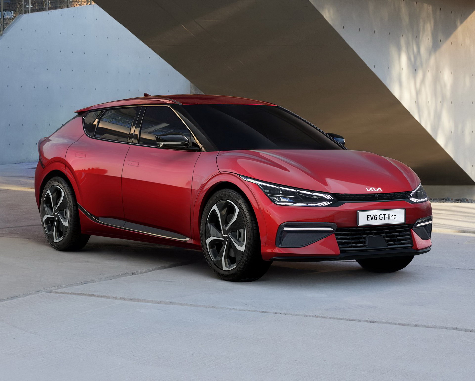 Watch Kia’s EV6 Electric Car Eat A Ferrari, Lamborghini, AMG And Porsche In A Drag Race