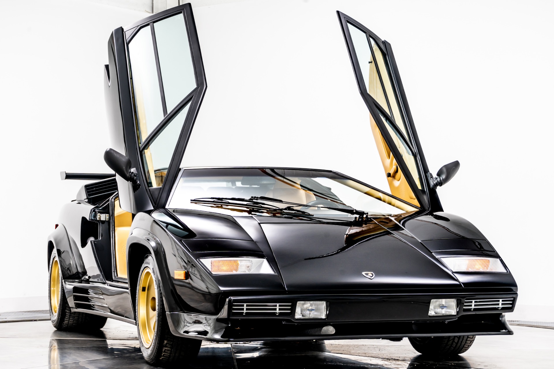Rich ’80s Kids, Succumb To Your Midlife Crisis With This Lamborghini Countach 5000 QV