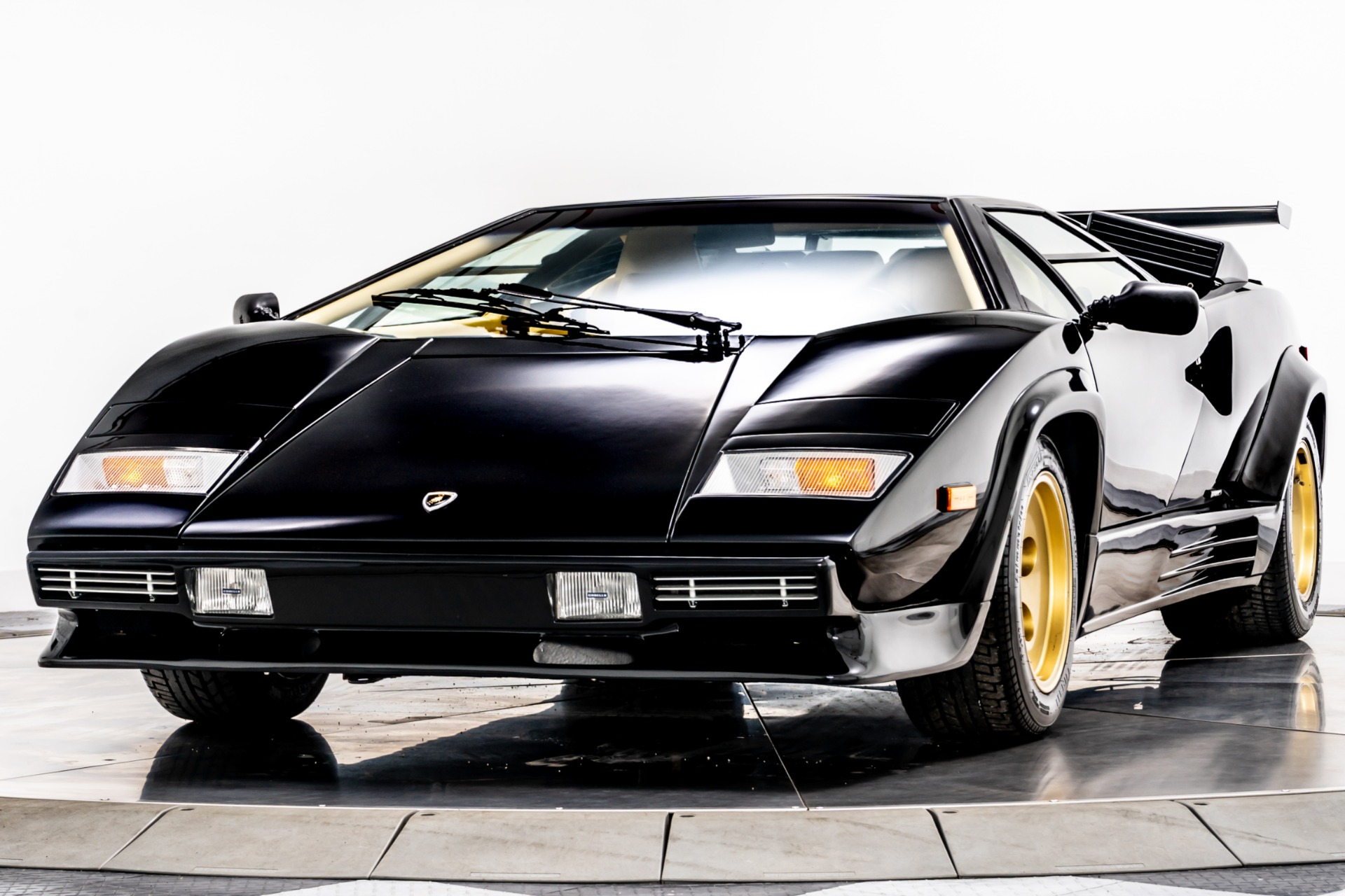 Rich ’80s Kids, Succumb To Your Midlife Crisis With This Lamborghini Countach 5000 QV