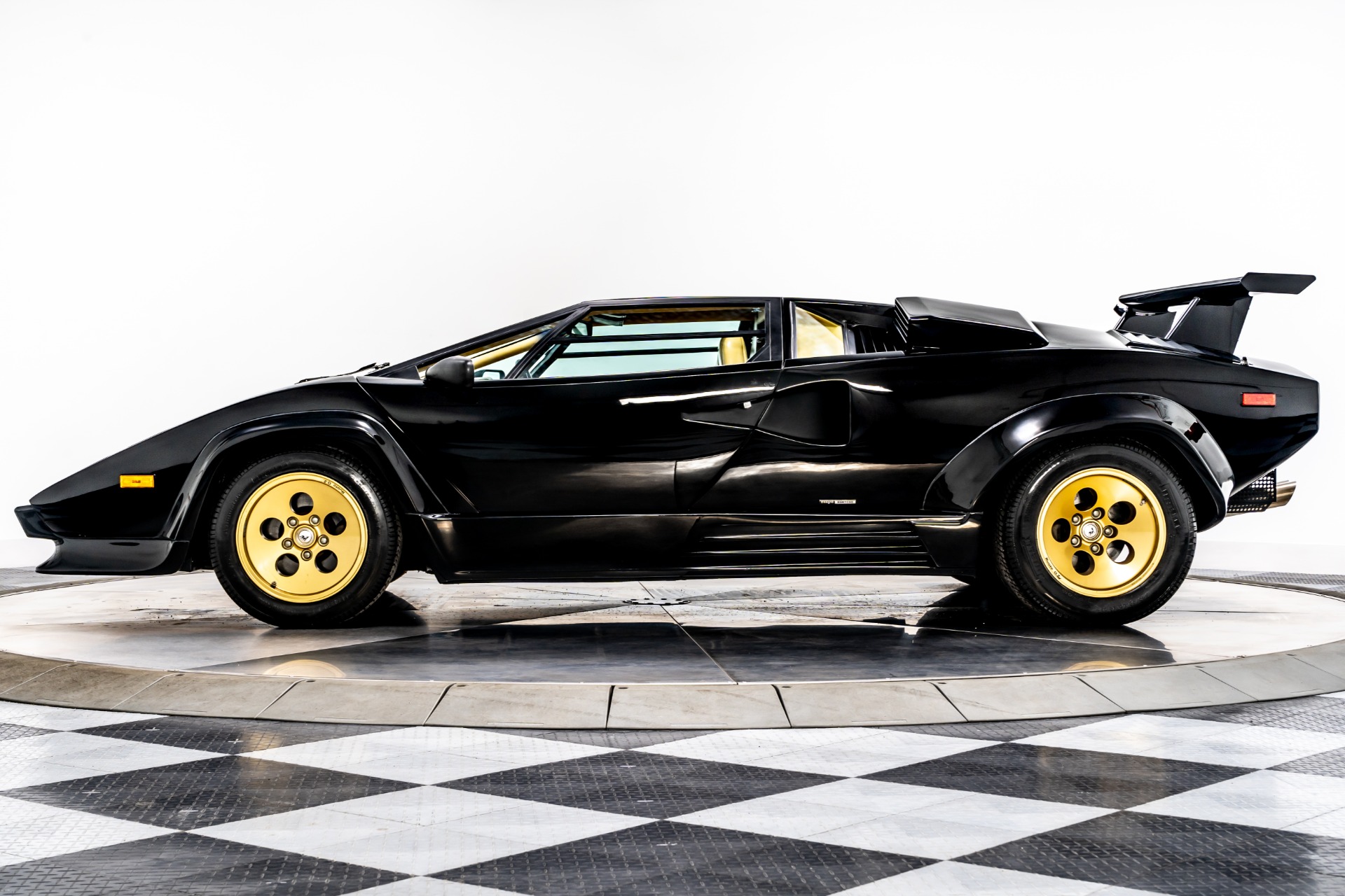 Rich ’80s Kids, Succumb To Your Midlife Crisis With This Lamborghini Countach 5000 QV