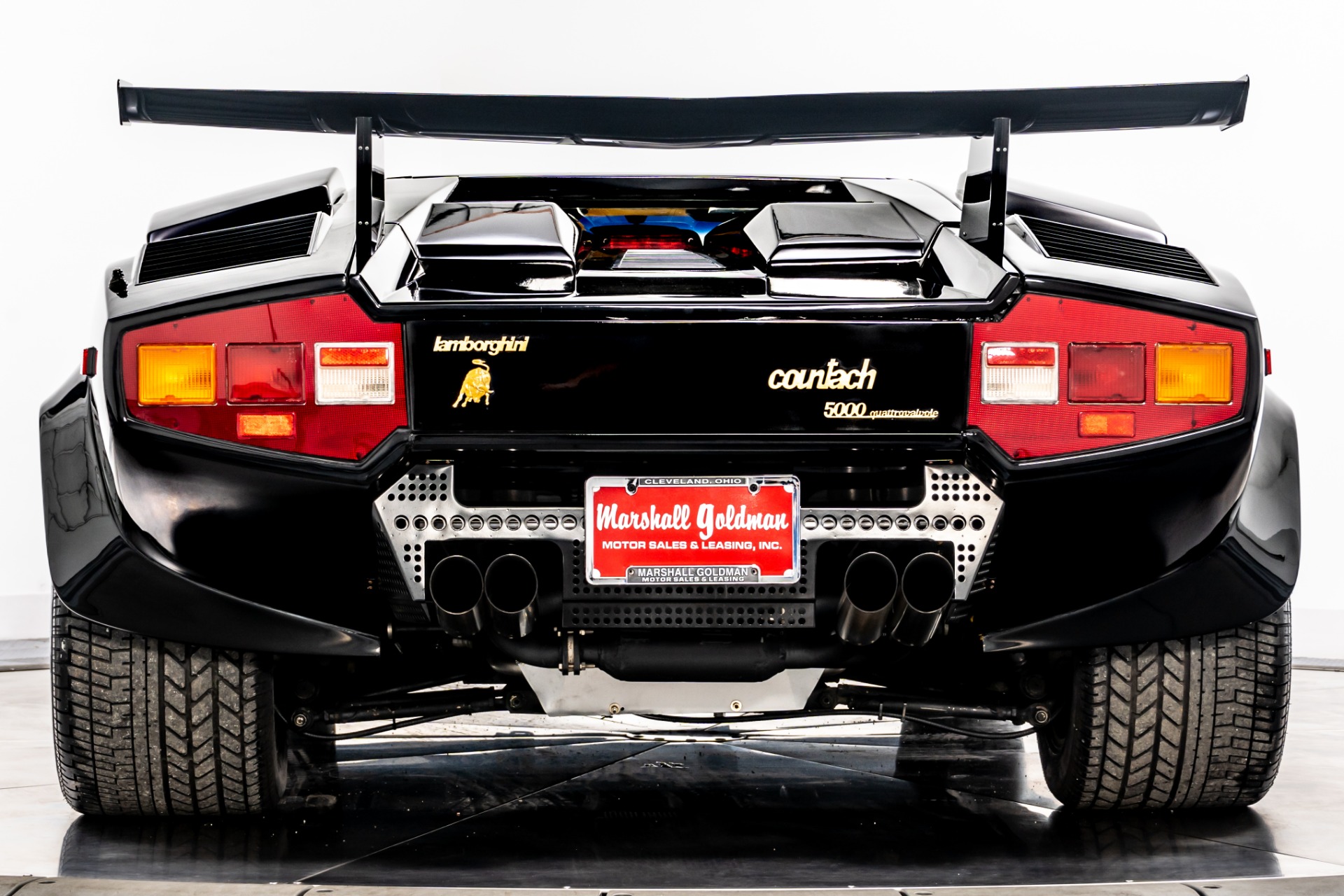 Rich ’80s Kids, Succumb To Your Midlife Crisis With This Lamborghini Countach 5000 QV