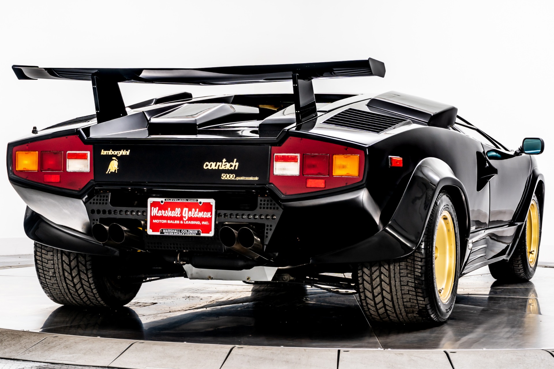 Rich ’80s Kids, Succumb To Your Midlife Crisis With This Lamborghini Countach 5000 QV
