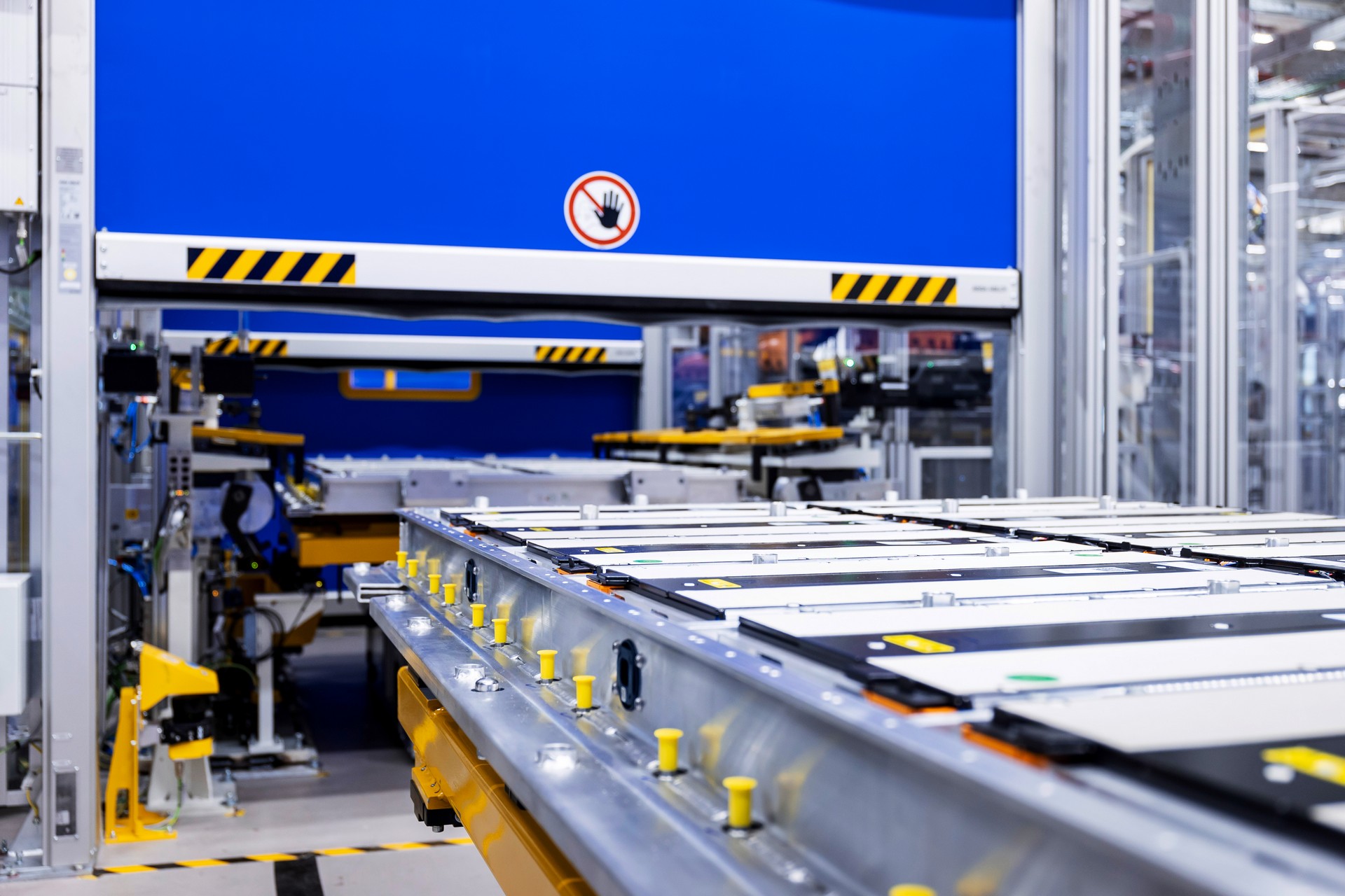 Mercedes EQS Debuts April 15th, Battery Production Already Underway