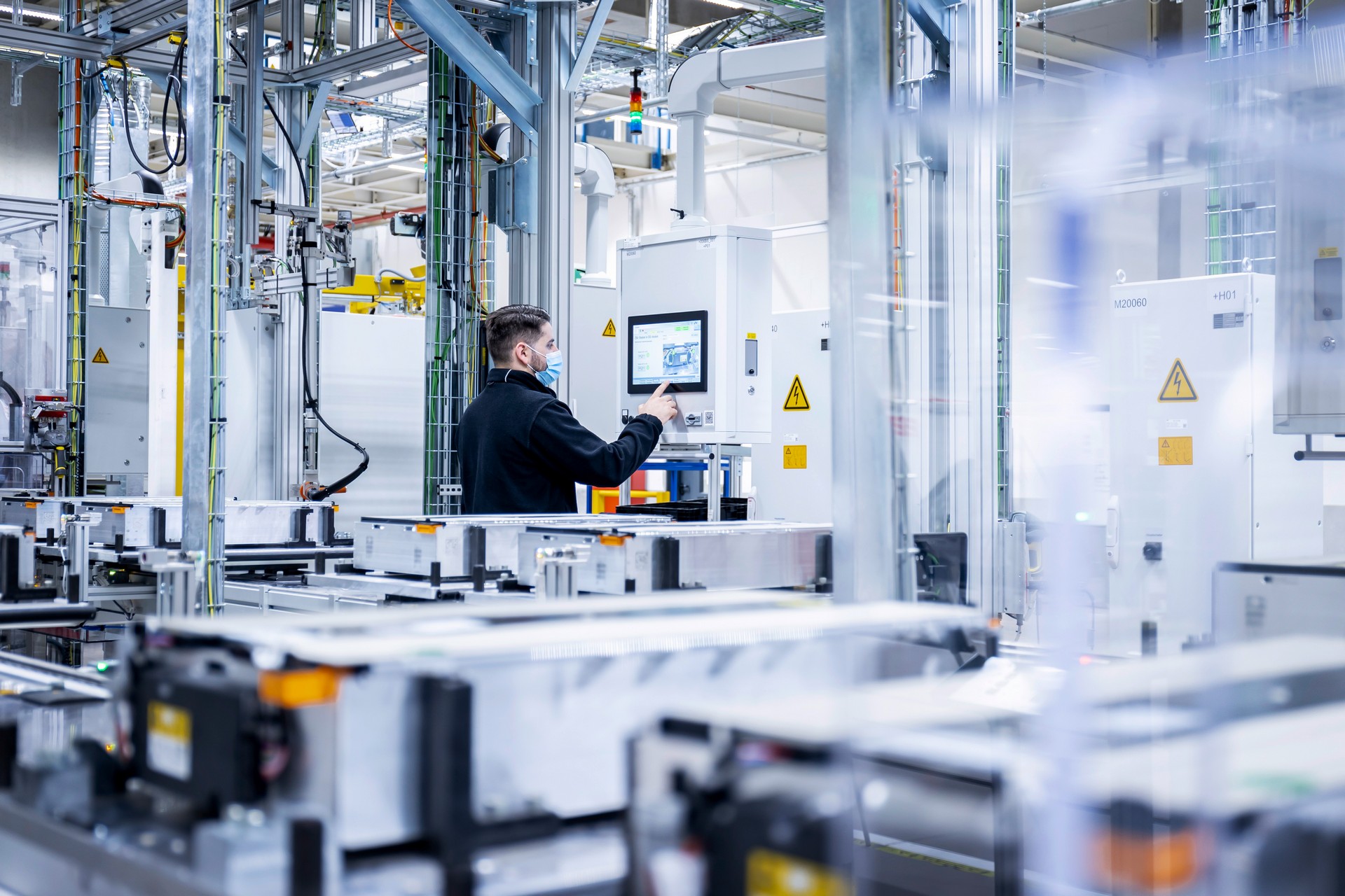 Mercedes EQS Debuts April 15th, Battery Production Already Underway