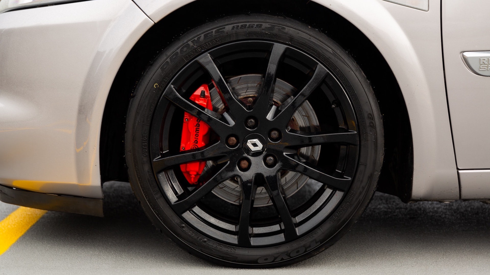 Rare Renault Megane R26.R Is A Hot Hatch That Thinks It’s A 911 GT3