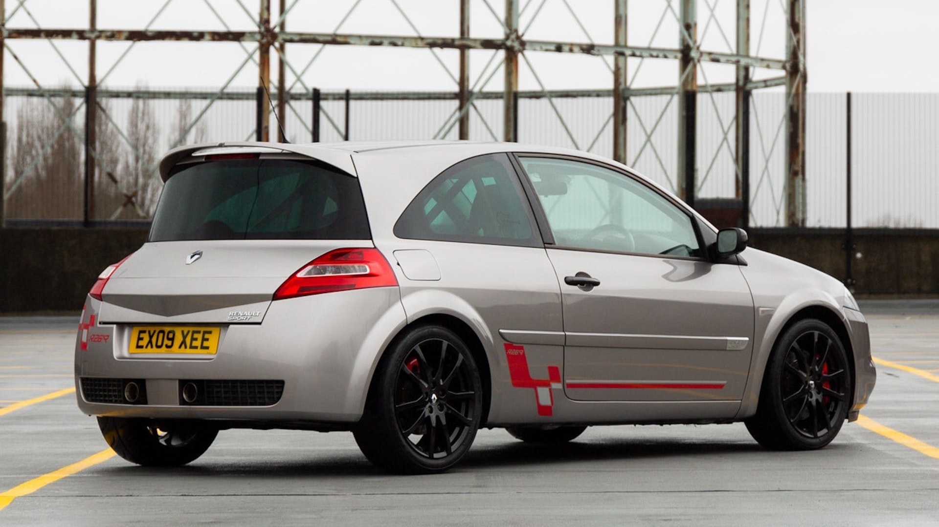 Rare Renault Megane R26.R Is A Hot Hatch That Thinks It’s A 911 GT3