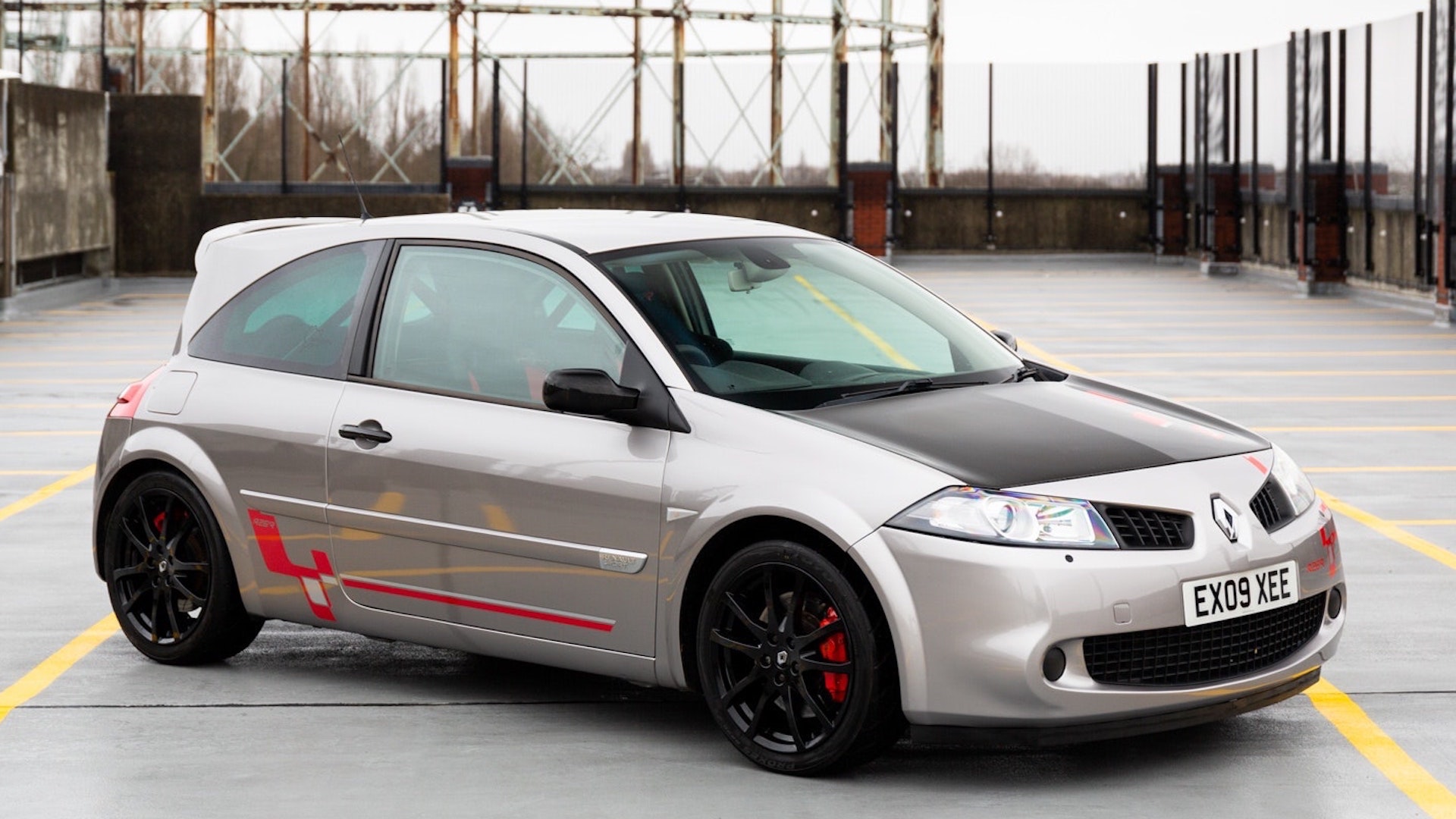 Rare Renault Megane R26.R Is A Hot Hatch That Thinks It’s A 911 GT3