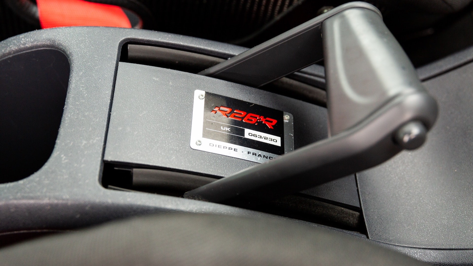 Rare Renault Megane R26.R Is A Hot Hatch That Thinks It’s A 911 GT3